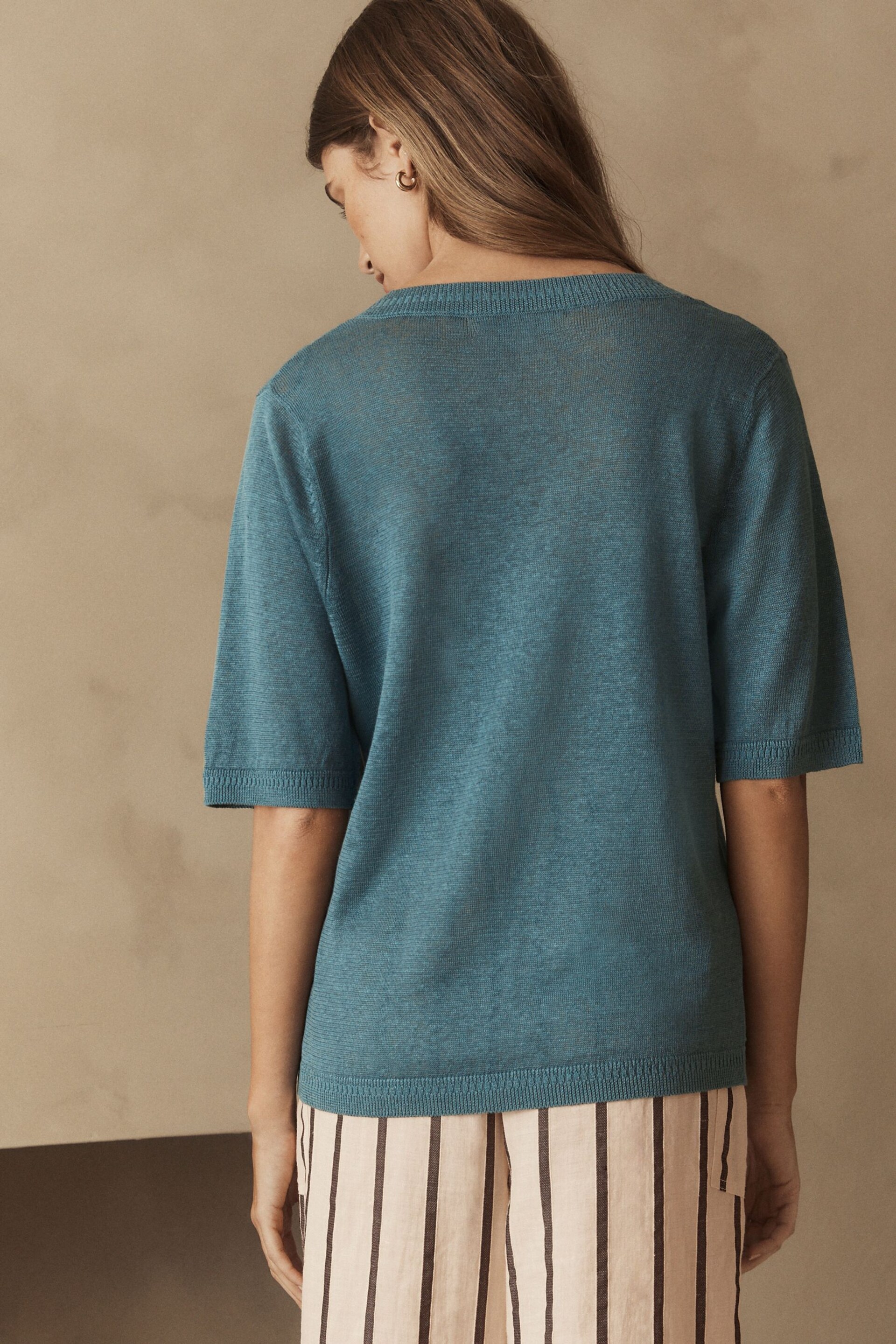 Teal Blue 100% Linen V-Neck Knitted T-Shirt - Image 3 of 6