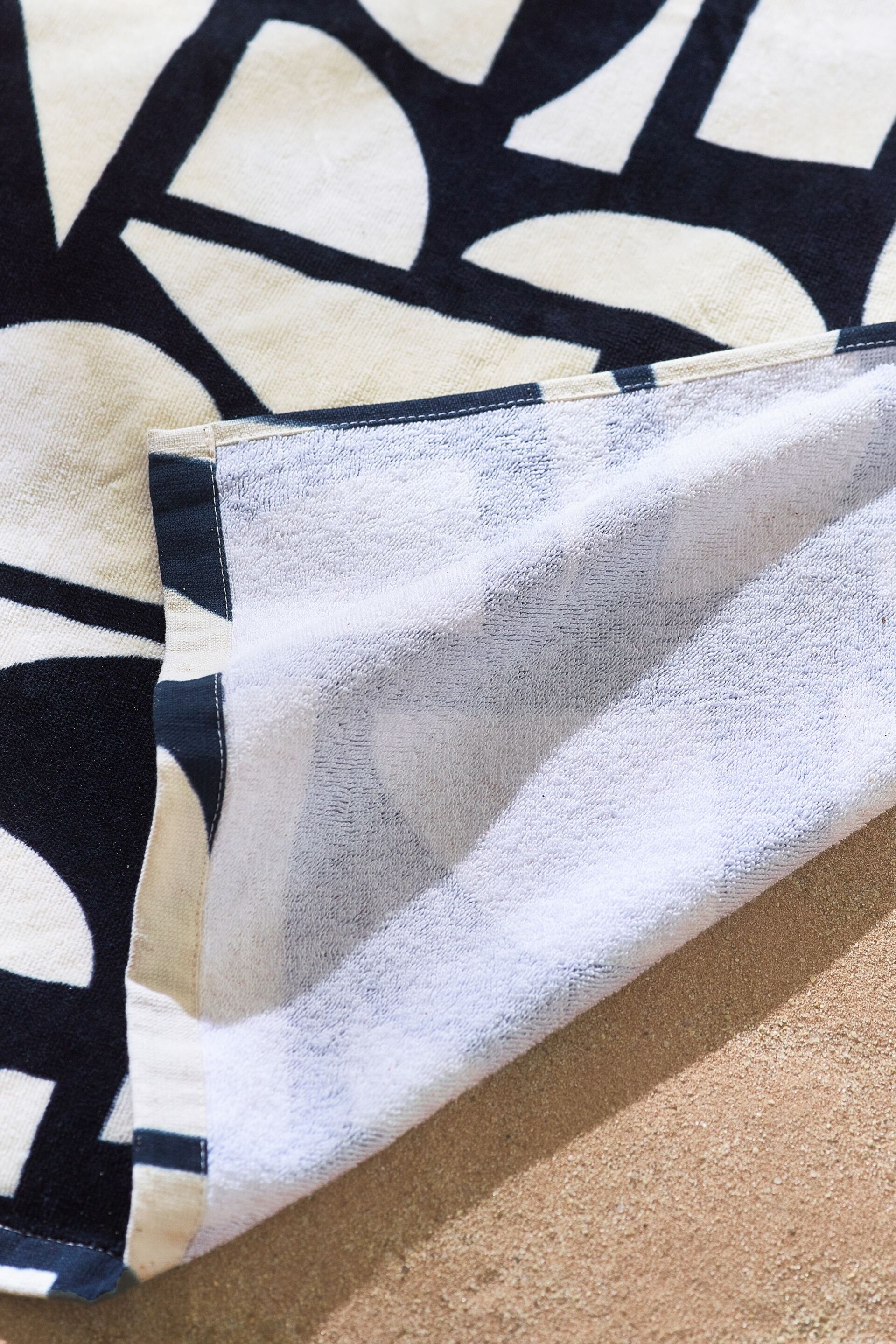 Black Pocket Beach Towel - Image 5 of 5