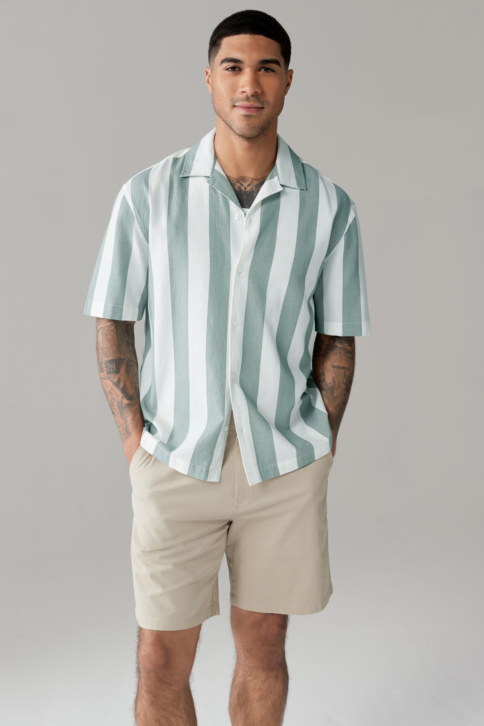 Green Textured Stripe Short Sleeve Shirt with Cuban Collar - Image 3 of 7