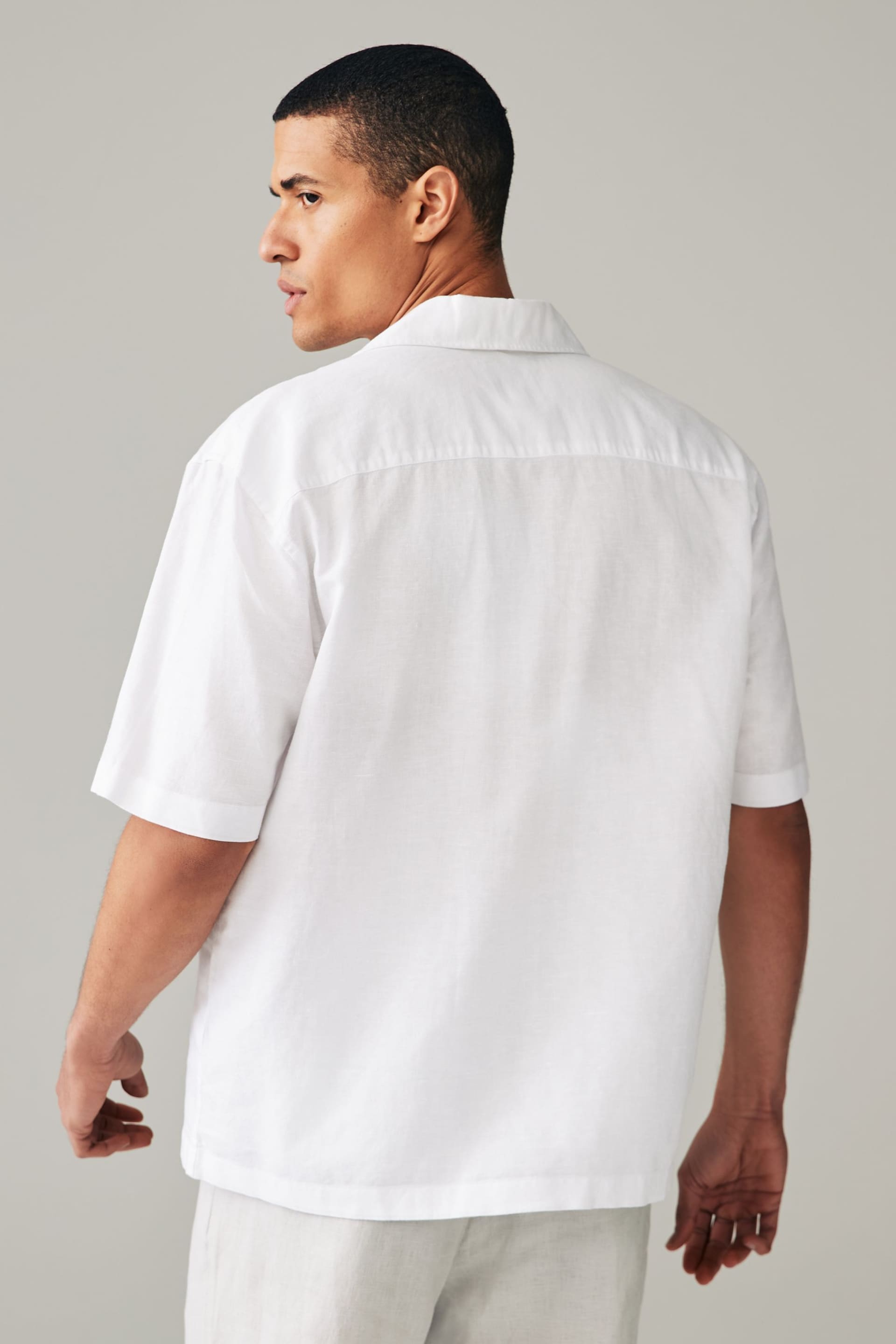 White Overhead Linen Blend Short Sleeve Shirt - Image 4 of 7