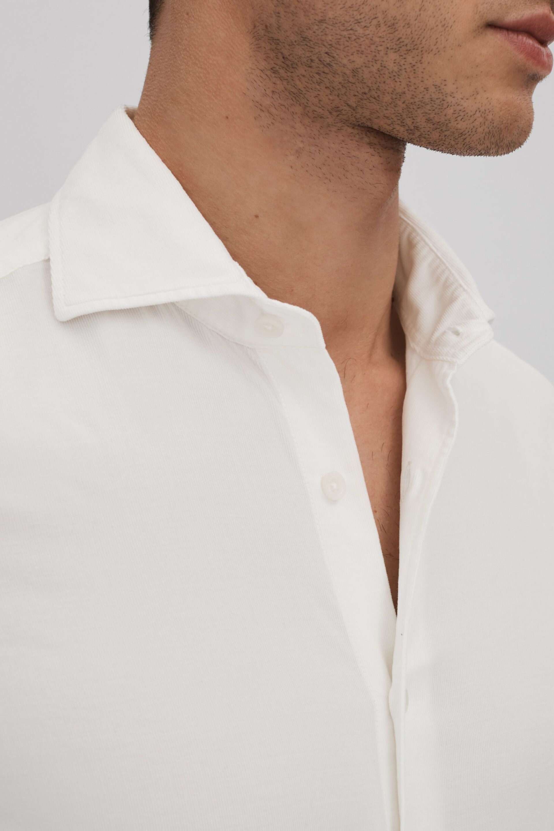 Reiss Off White Vincy Corduroy Cutaway Collar Shirt - Image 4 of 6