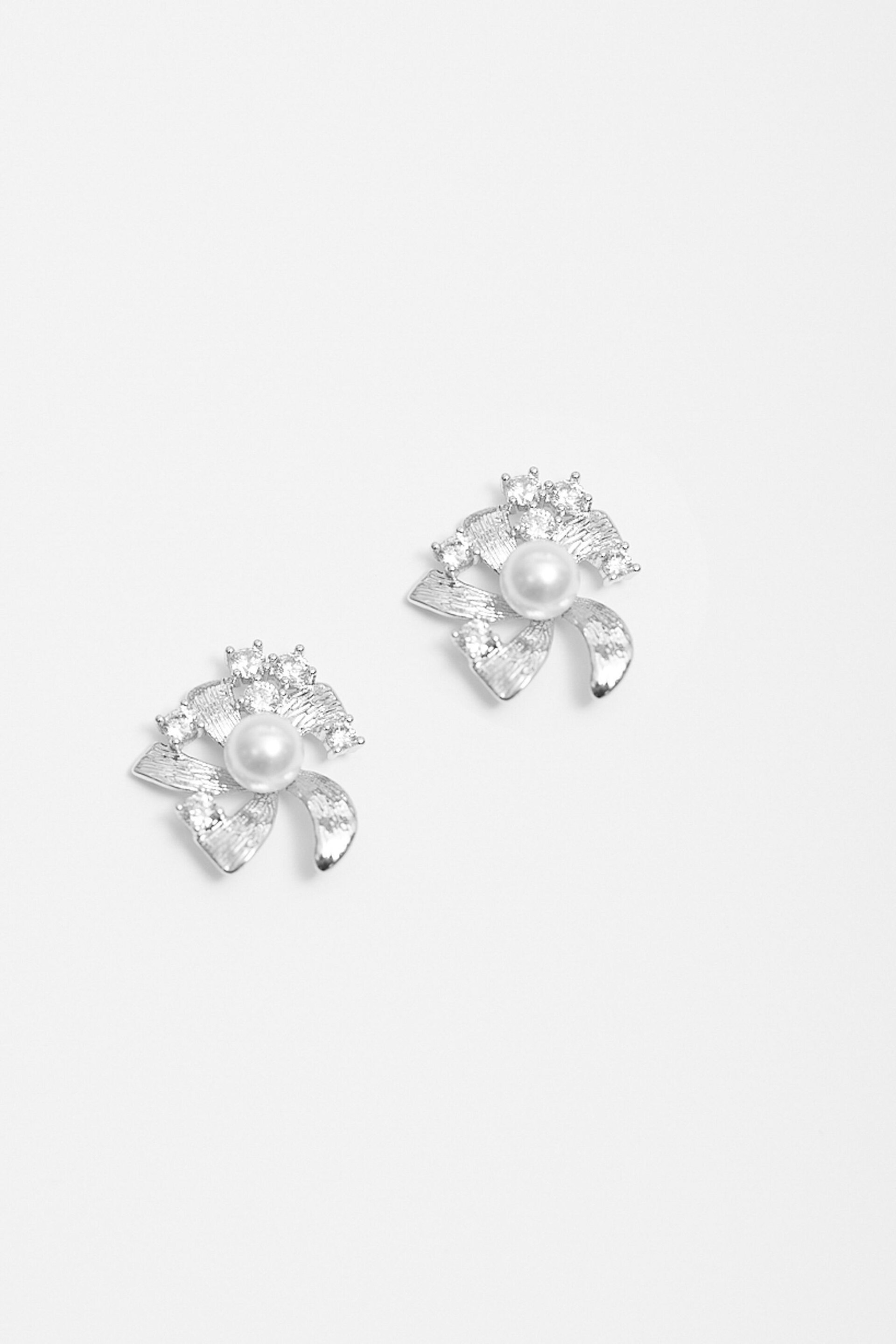 Jon Richard Silver Tone Pearl Centre Floral Stud Earrings - Image 2 of 3