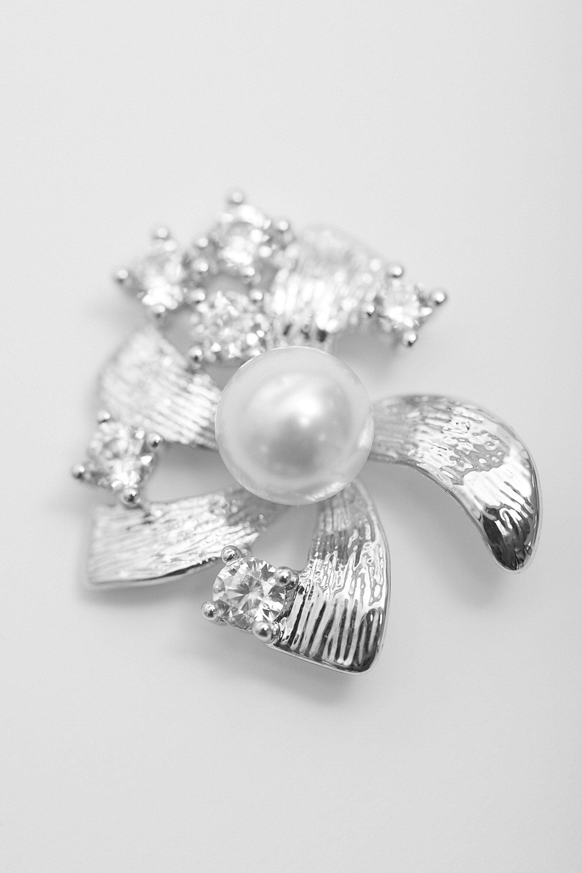 Jon Richard Silver Tone Pearl Centre Floral Stud Earrings - Image 3 of 3