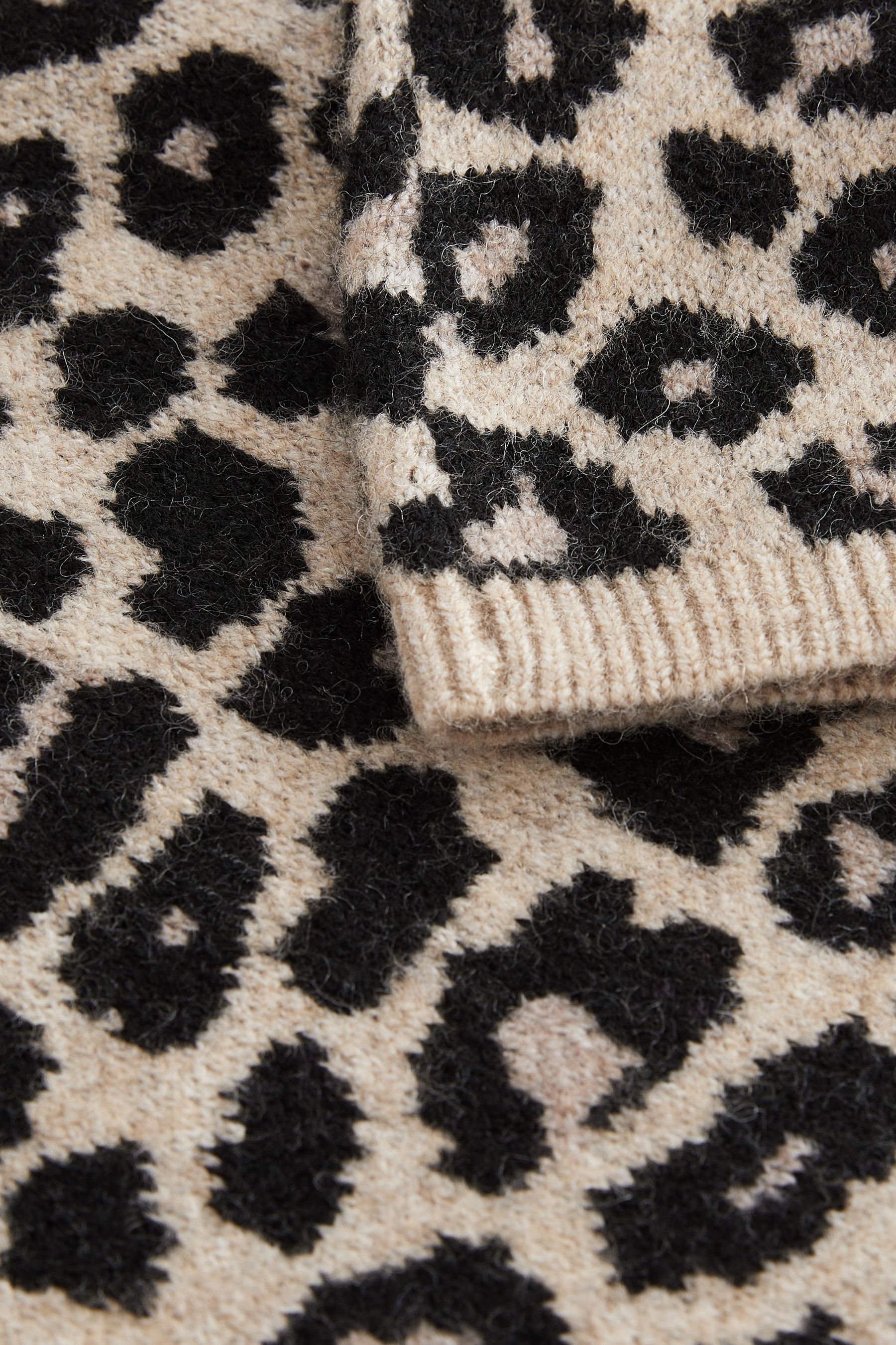 Leopard print wool mini skirt top
