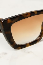 Lipsy Brown Oversized Quilted Sunglasses - Image 4 of 4