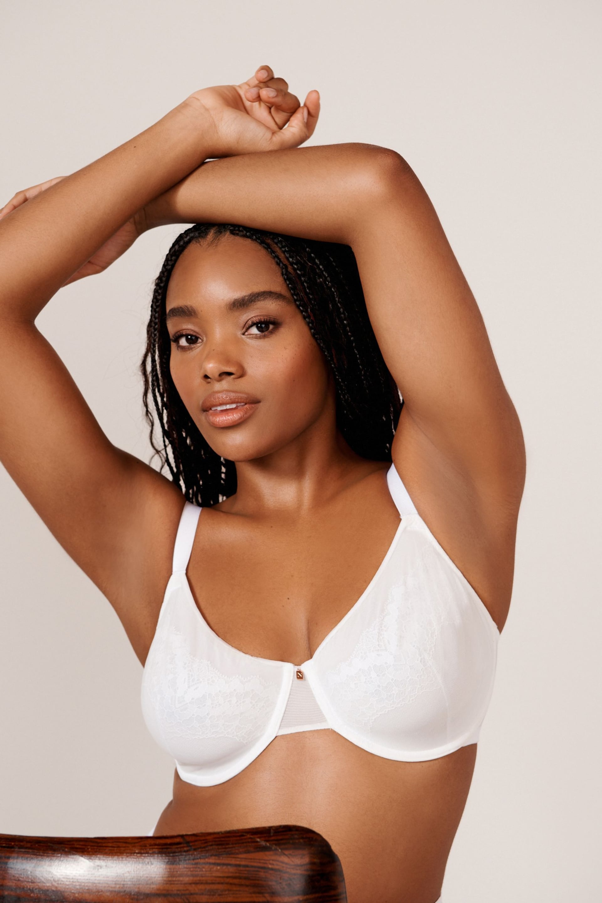 White Lace DD+ Minimiser Full Cup Bra - Image 2 of 7