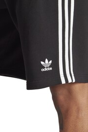 adidas Black Manchester United x Originals Shorts - Image 4 of 5