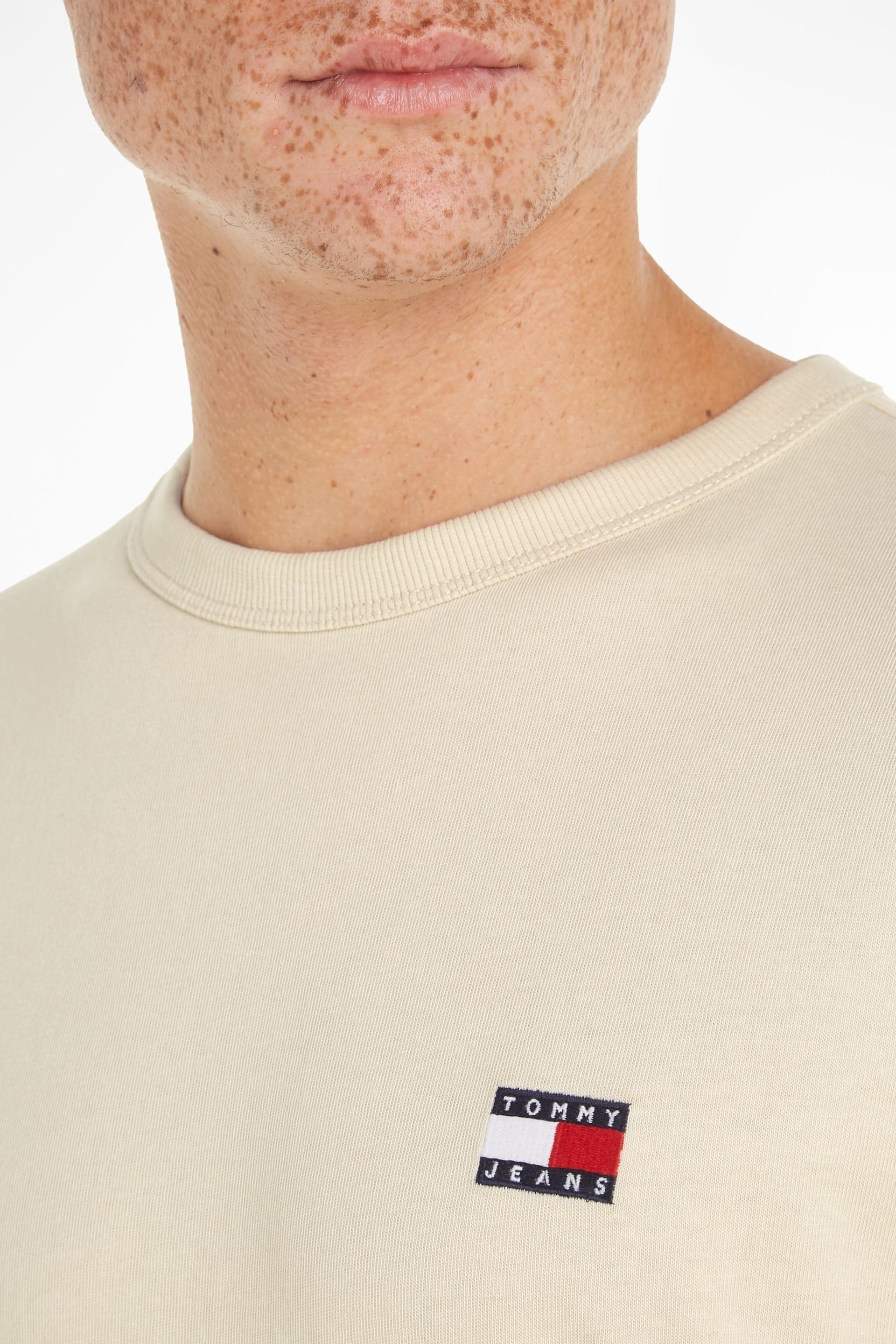 Tommy Jeans Regular Fit Badge T-Shirt - Image 3 of 6