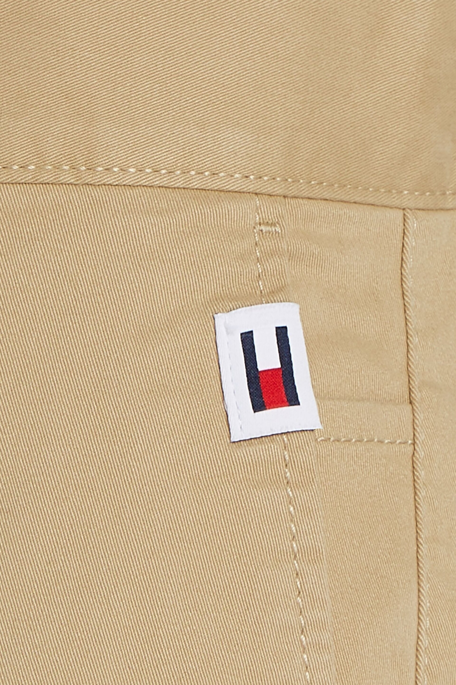 Tommy Jeans Cream Scanton Shorts - Image 6 of 6