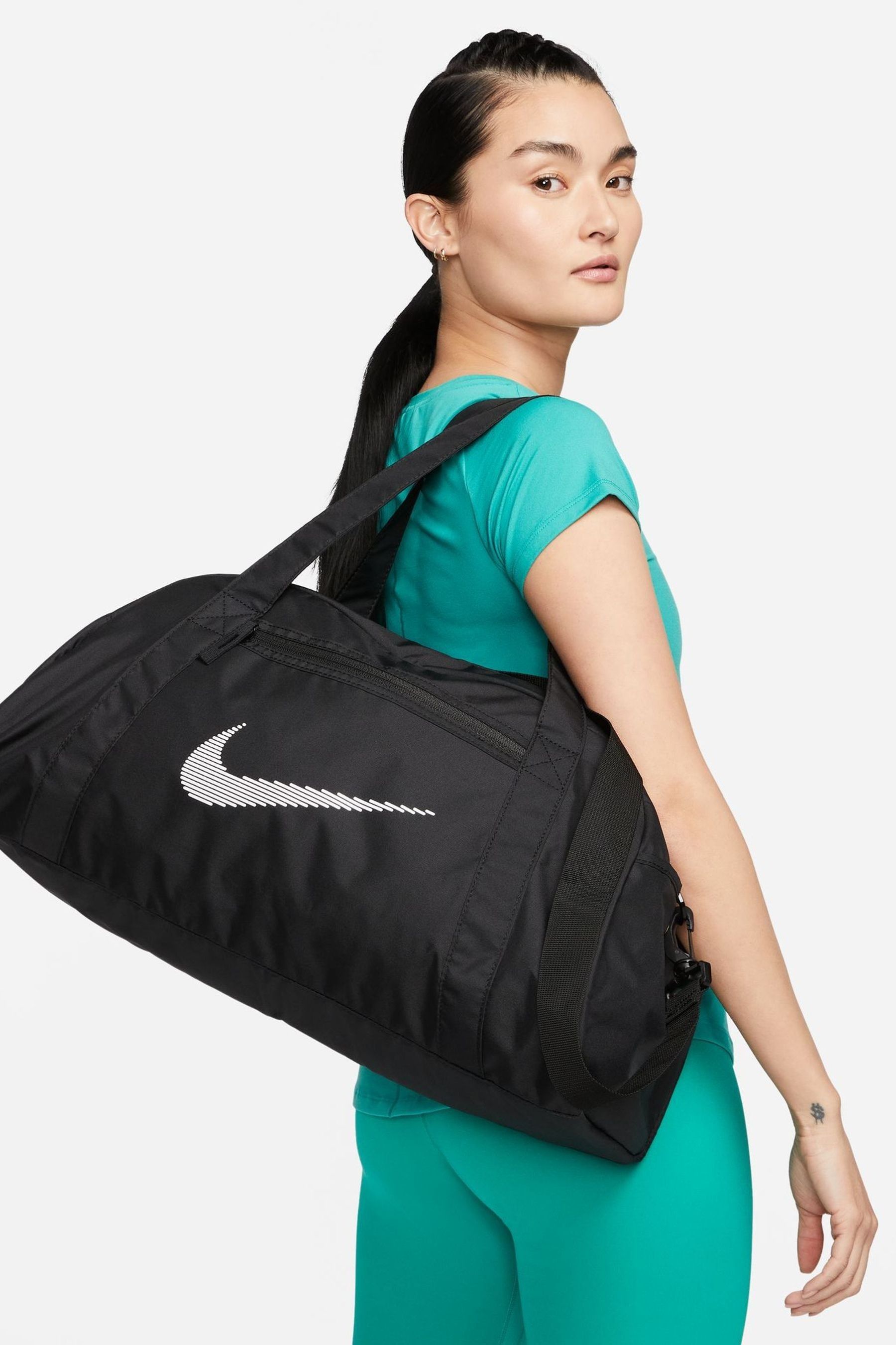 Nike women duffel bag store