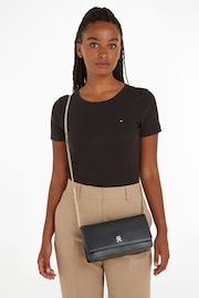 Tommy Hilfiger Black Refined Chain Cross-Over Bag - Image 2 of 4