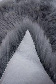 Naturally Sheepskins Silver Grey Single Sheepskin Rug - Image 3 of 5