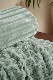 Catherine Lansfield Green Soft and Cosy Ribbed Faux Fur Throw - Image 2 of 4