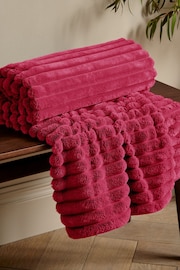 Catherine Lansfield Hot Pink Soft and Cosy Ribbed Faux Fur Throw - Image 1 of 4