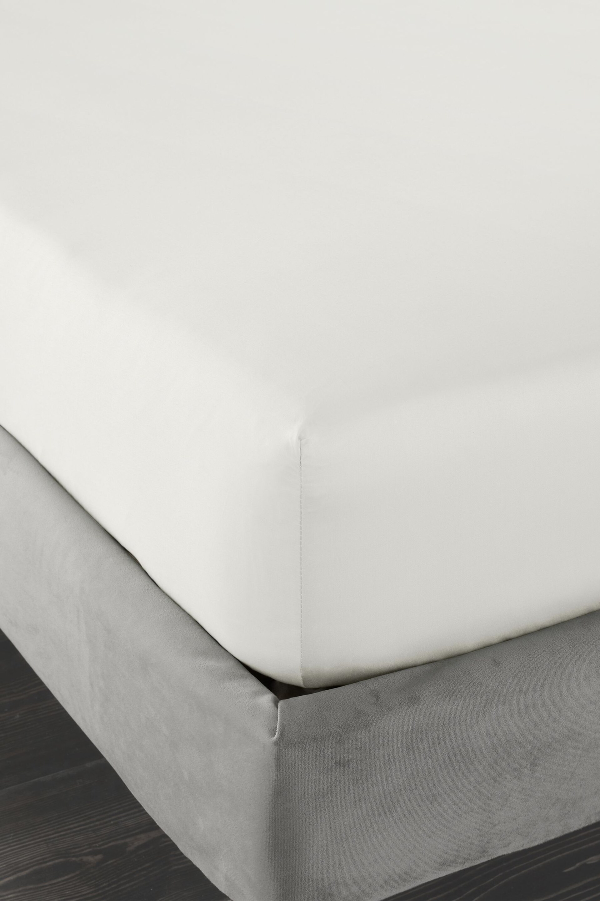 Bianca Cream 180 Thread Count Egyptian Cotton Fitted Sheet - Image 2 of 3