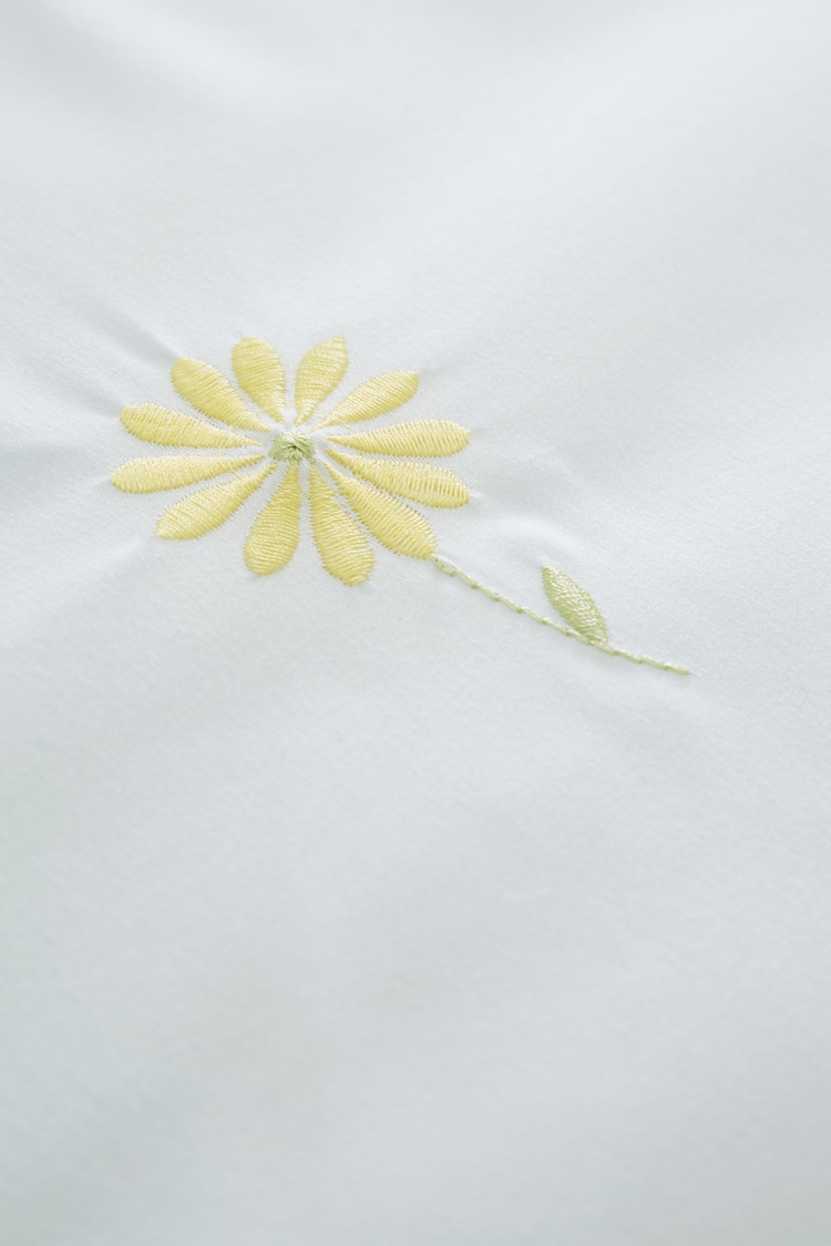 Catherine Lansfield White/Yellow Lorna Embroidered Daisy Floral Duvet Cover Set - Image 4 of 4