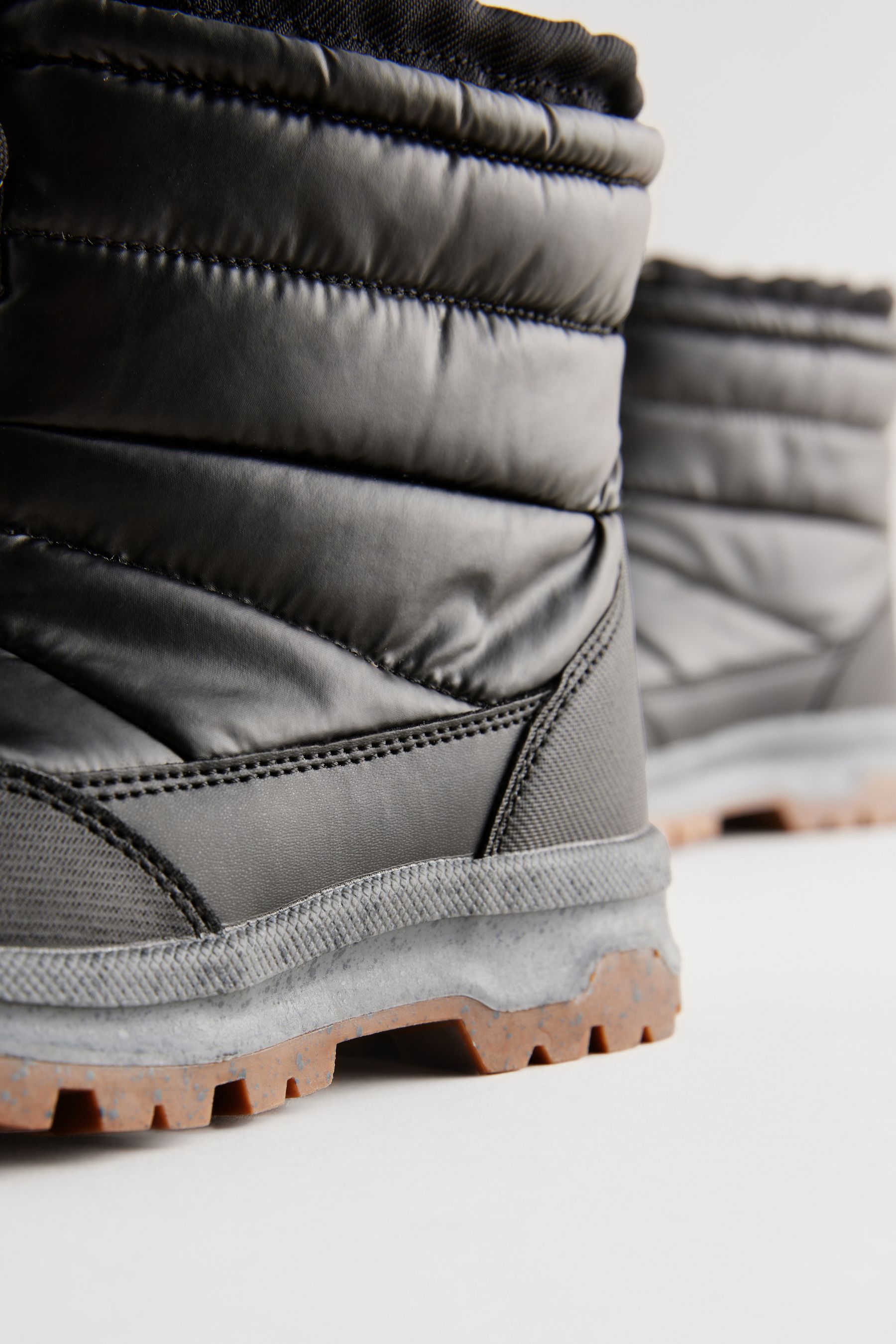 Black Quilted Waterproof Snow Boots