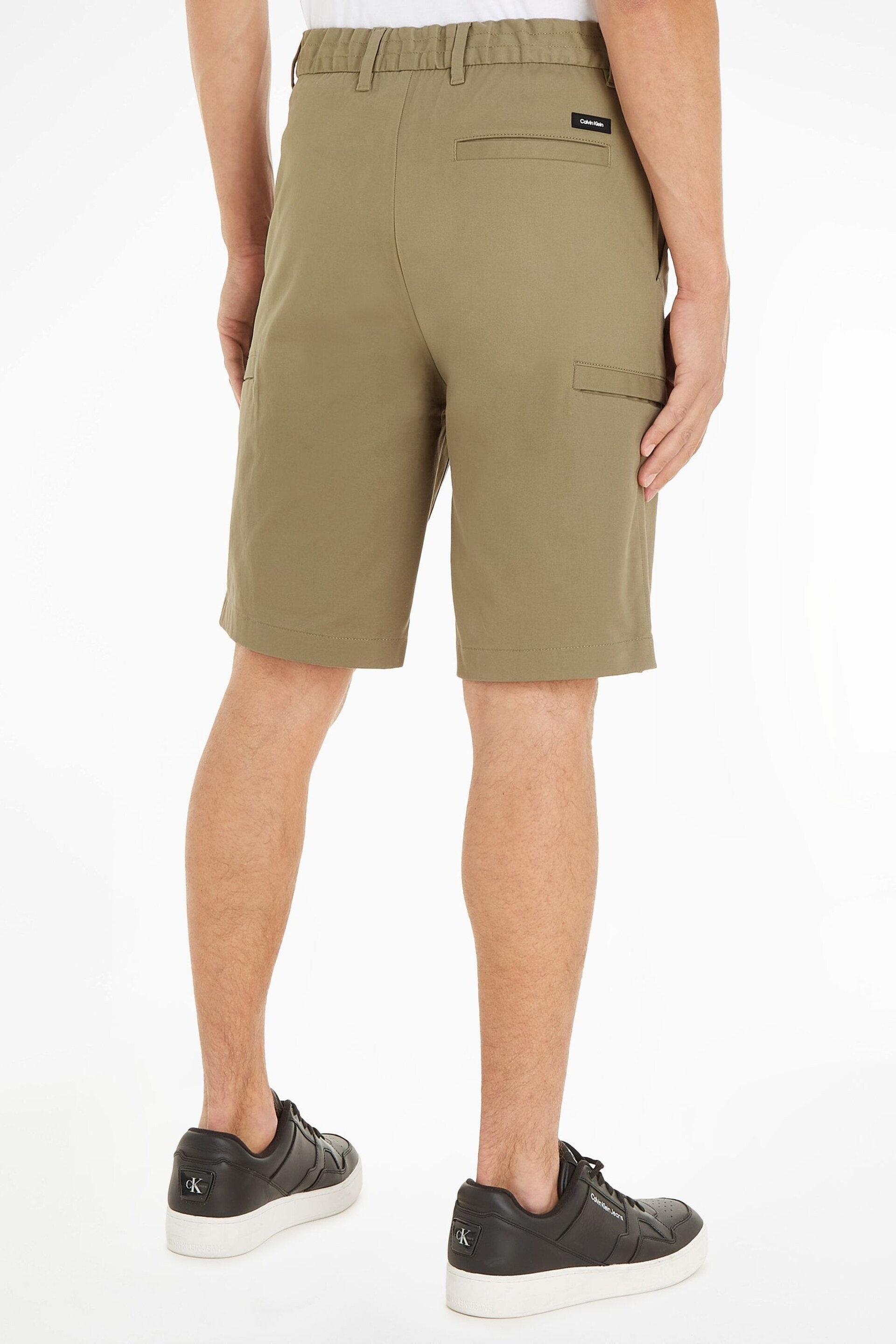 Calvin Klein Green Modern Twill Cargo Shorts - Image 2 of 5