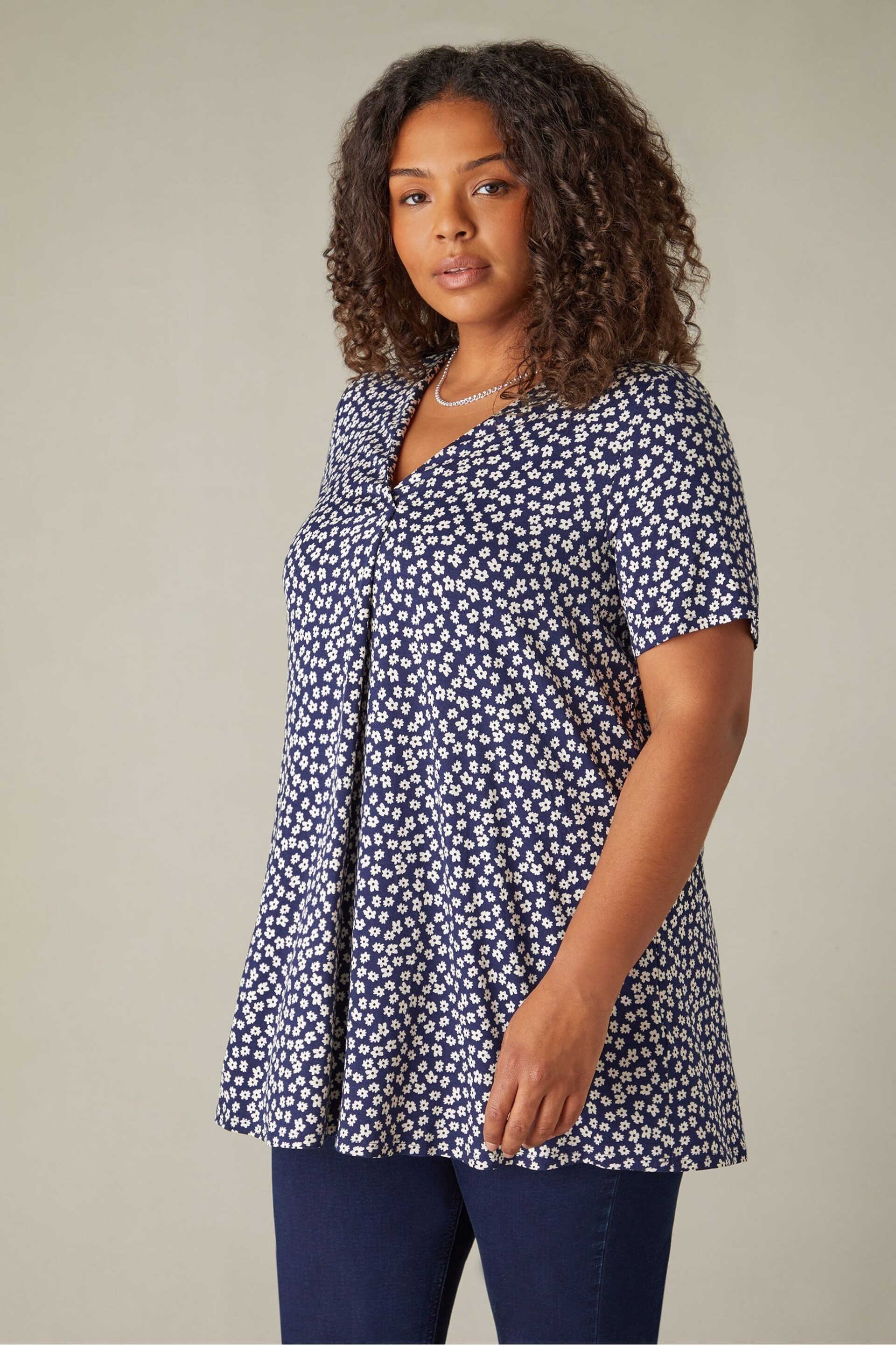 Live Unlimited Curve Blue Ditsy Print Jersey Pleat Front Top - Image 3 of 7