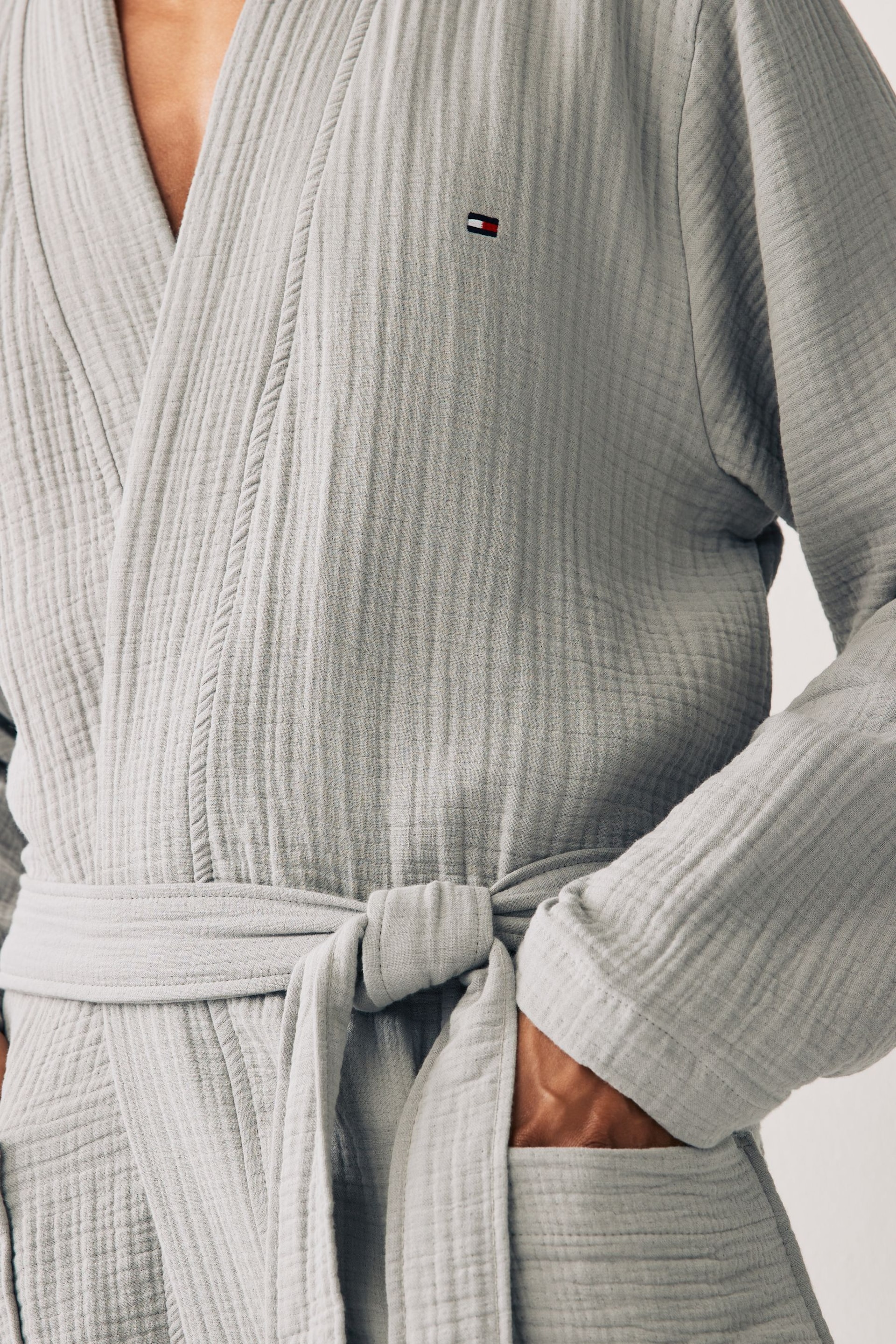 Tommy Hilfiger Grey Woven Robe - Image 4 of 5