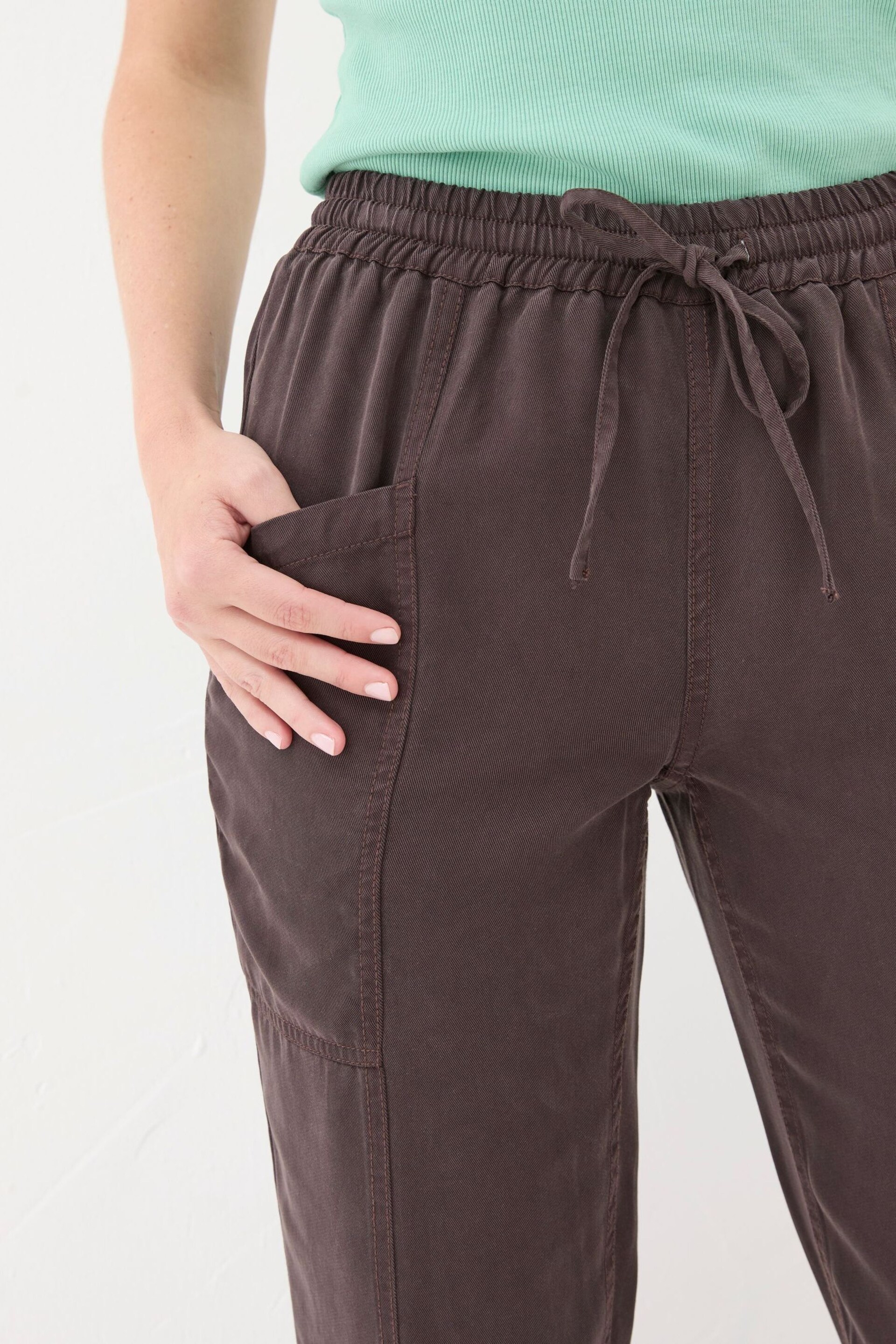 FatFace Brown Lyme Cargo Cuffed Joggers - Image 4 of 5