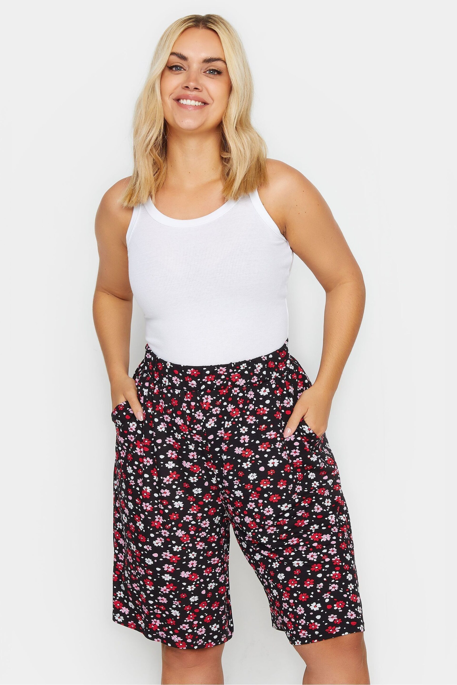 Yours Curve Black Floral Print Shorts - Image 1 of 5