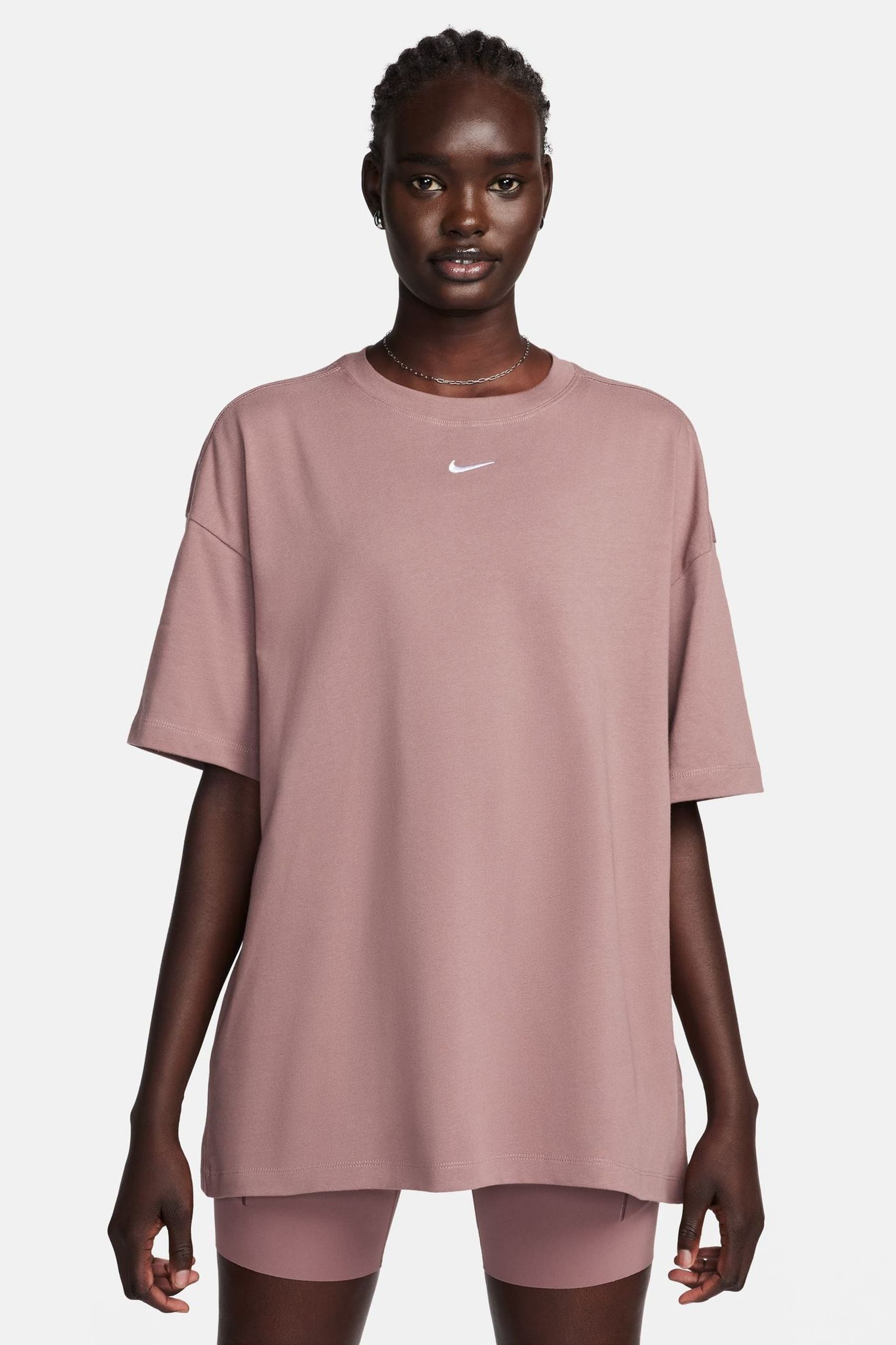 Pink nike top shop