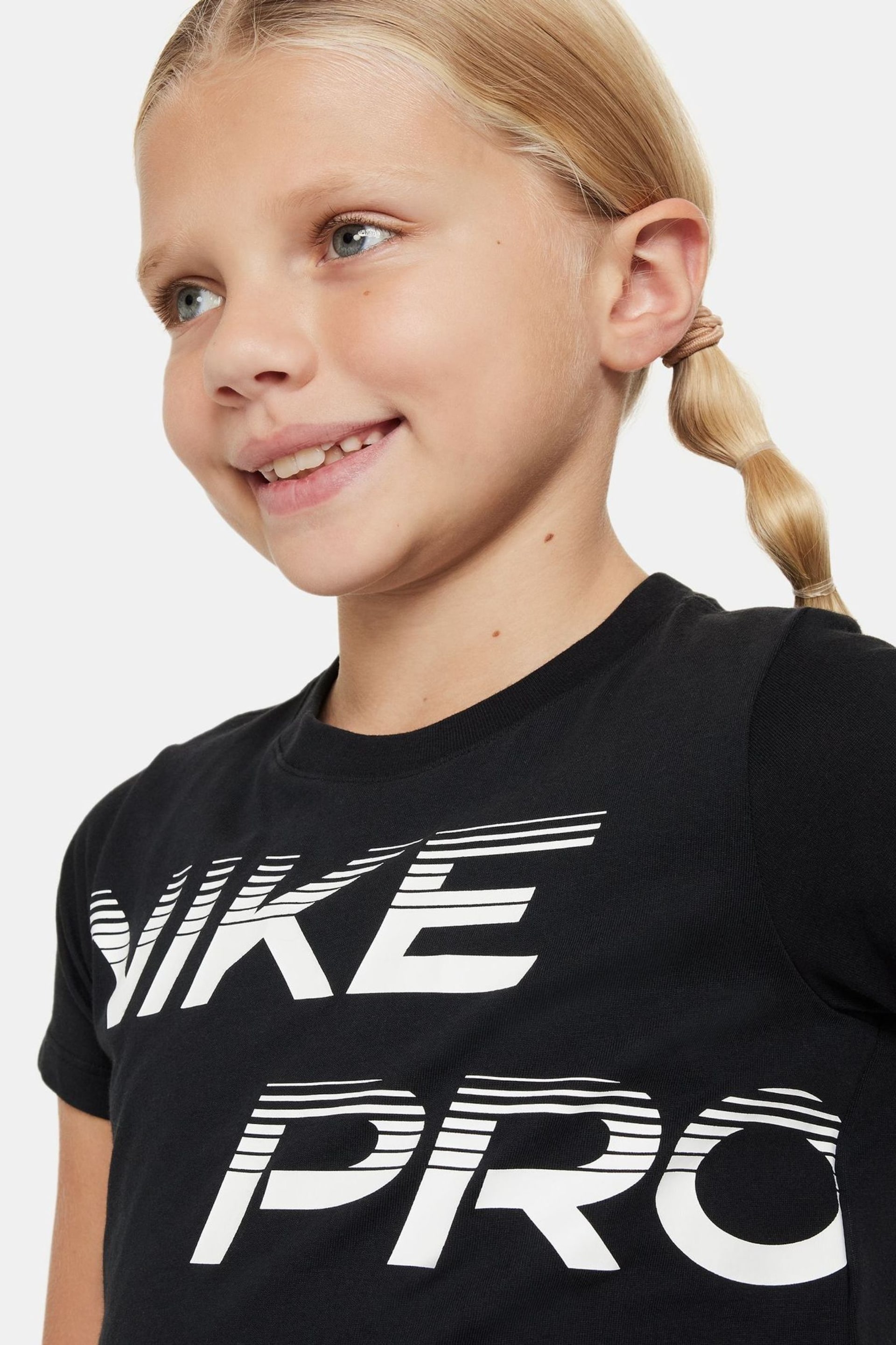 Nike Black Pro Cropped T-Shirt - Image 4 of 4