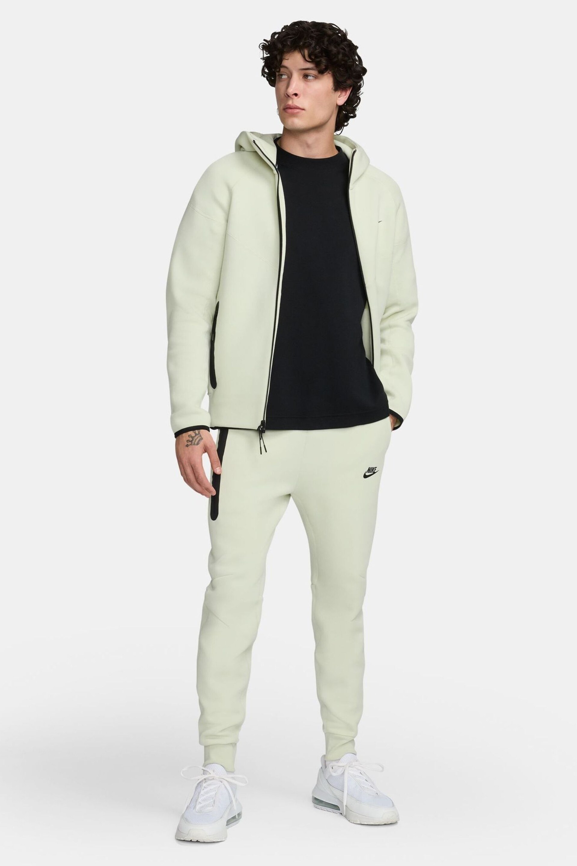 Nike Cream Tech Fleece Joggers - Image 9 of 10