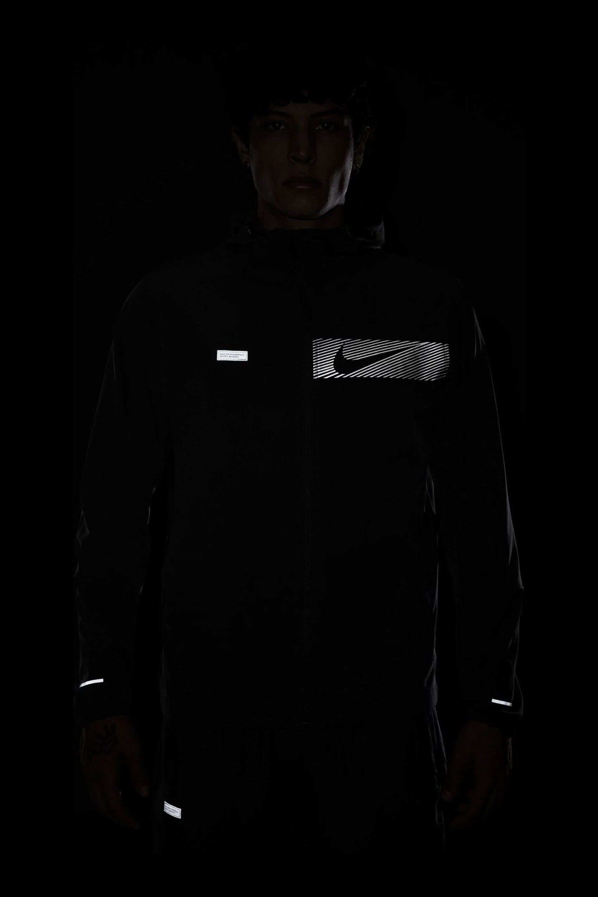Nike Grey Unlimited Flash Repel Hooded Versatile Jacket - Image 8 of 9