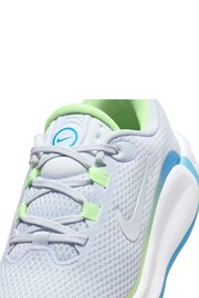 Nike White/Blue Youth Infinity Flow Running Trainers - Image 10 of 11