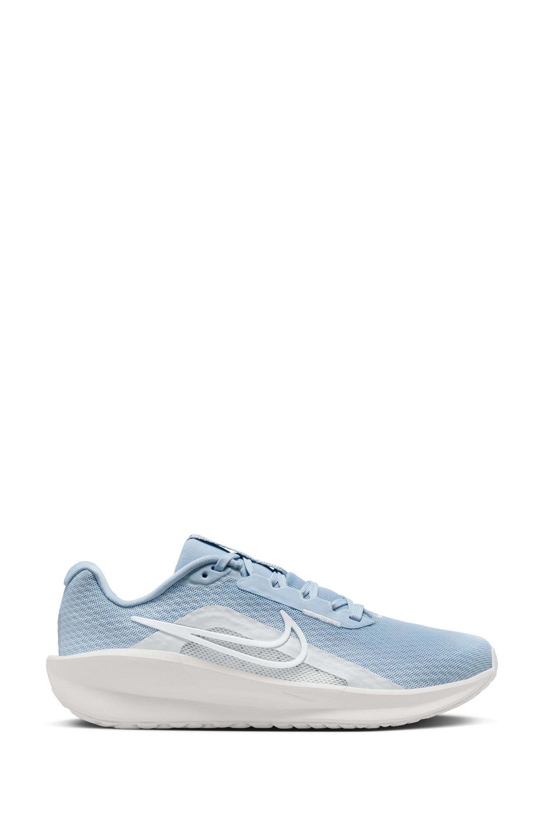 Nike women's blue running shoes top