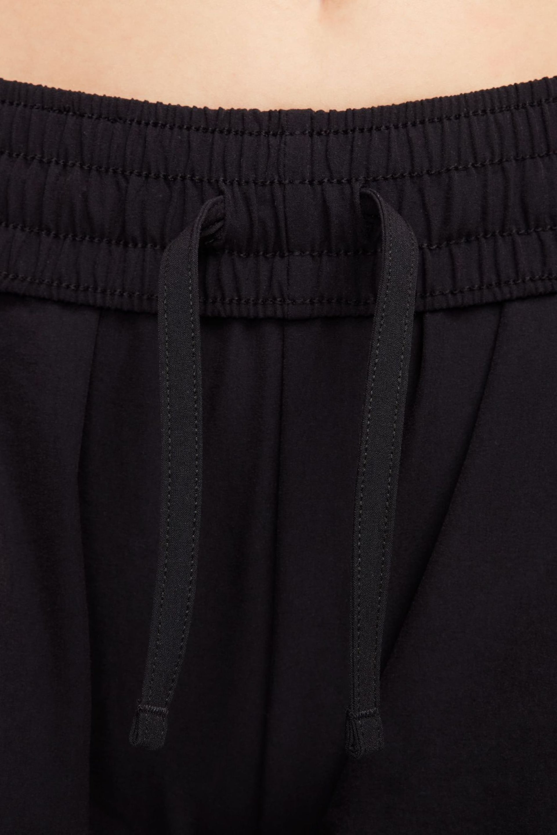 Nike Black Swoosh Logo Cargo Joggers - Image 7 of 8