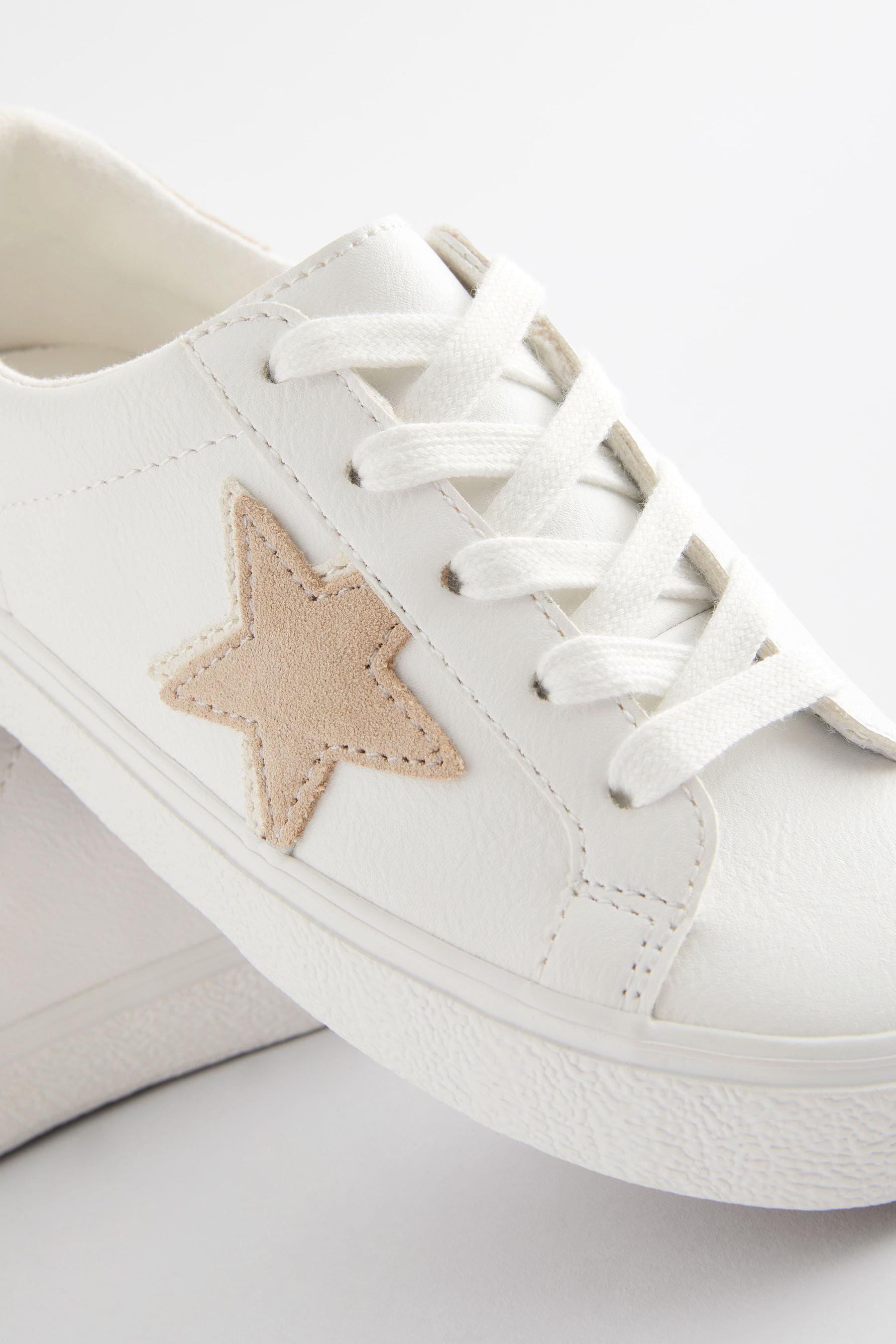 Trainers with a star hot sale