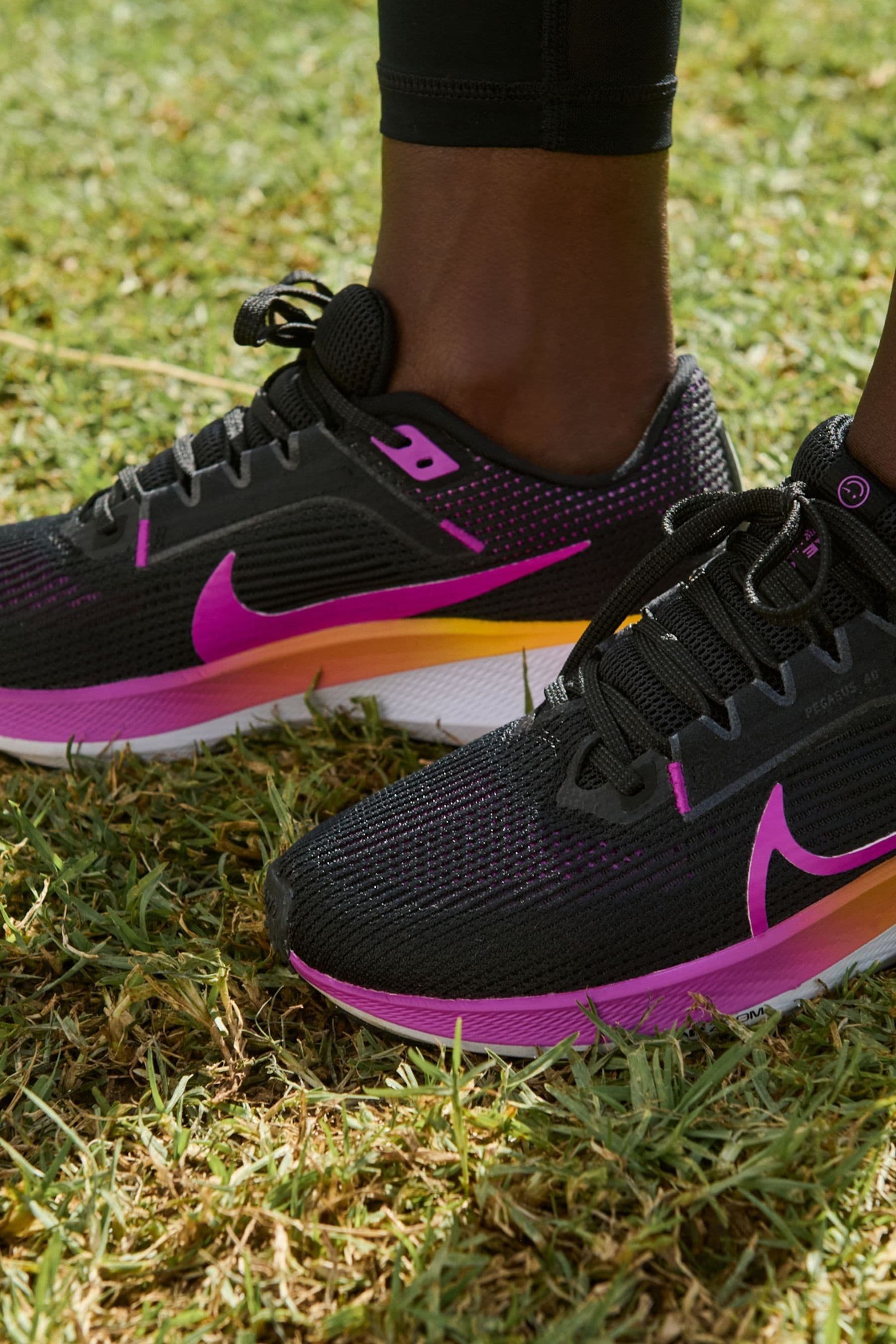 Nike black pink trainers online