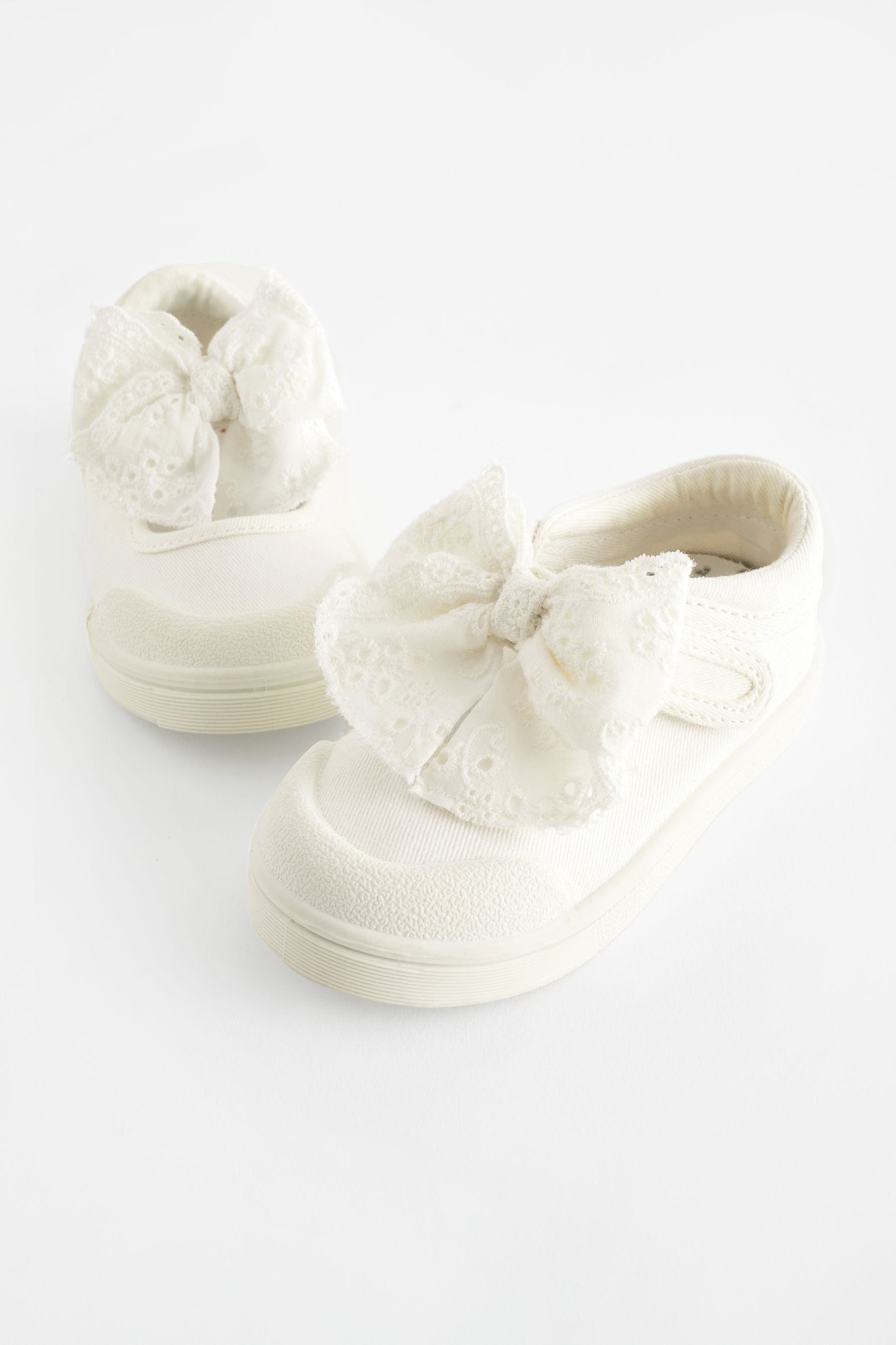 Machine washable white sneakers store