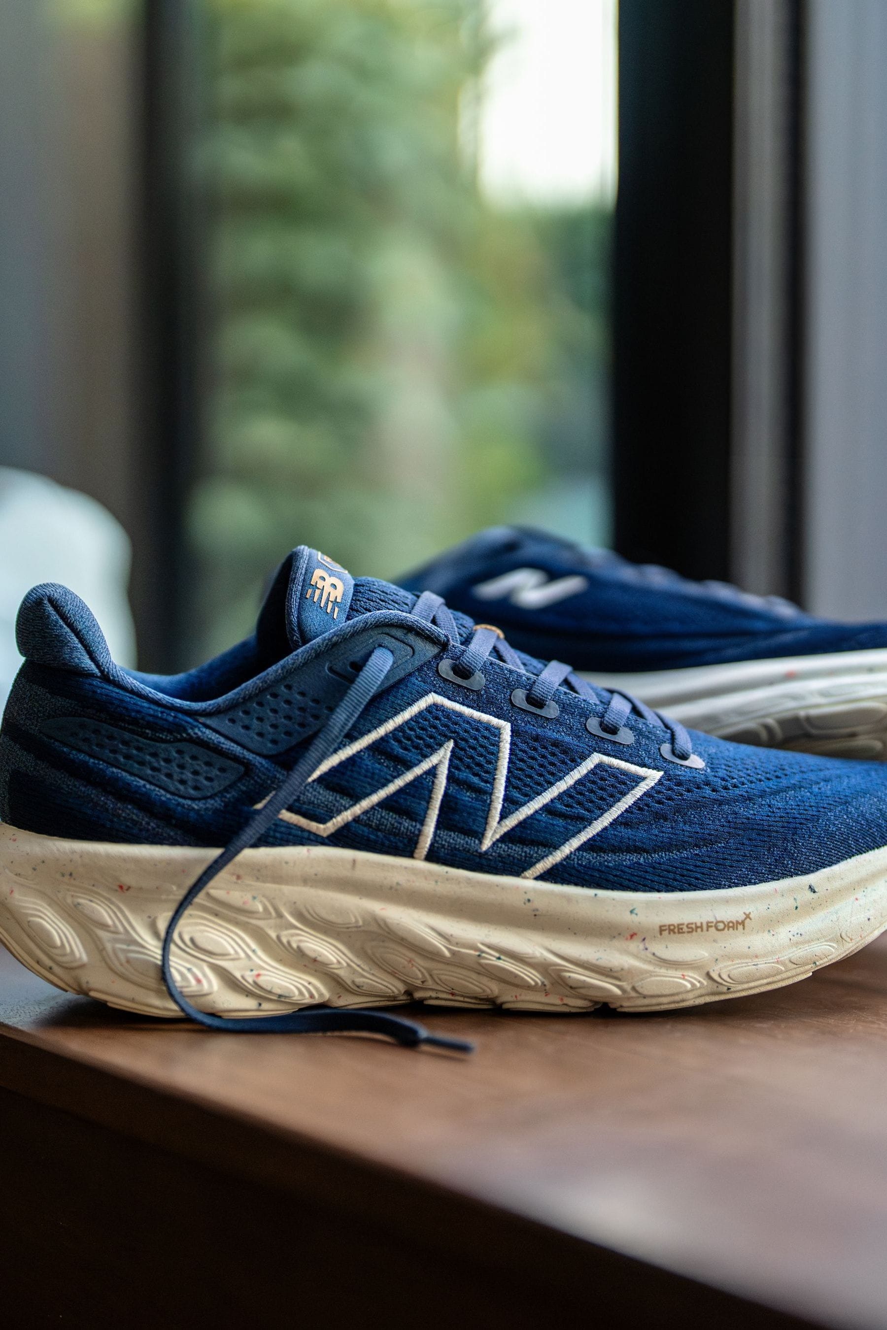 Mens blue new balance trainers outlet