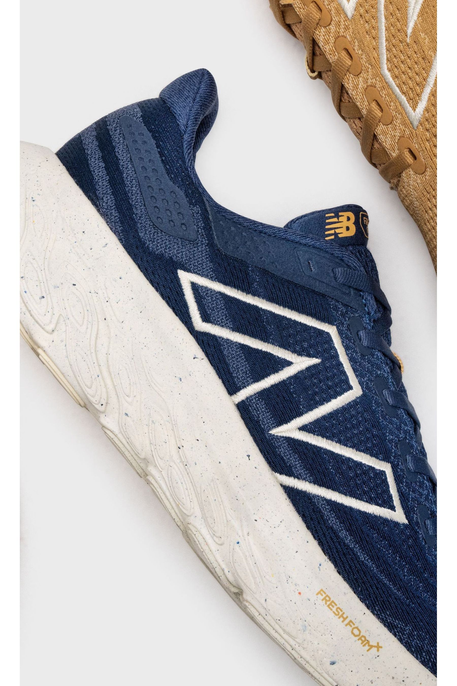 New balance 68 white with blue and yellow chunky trainers clearance