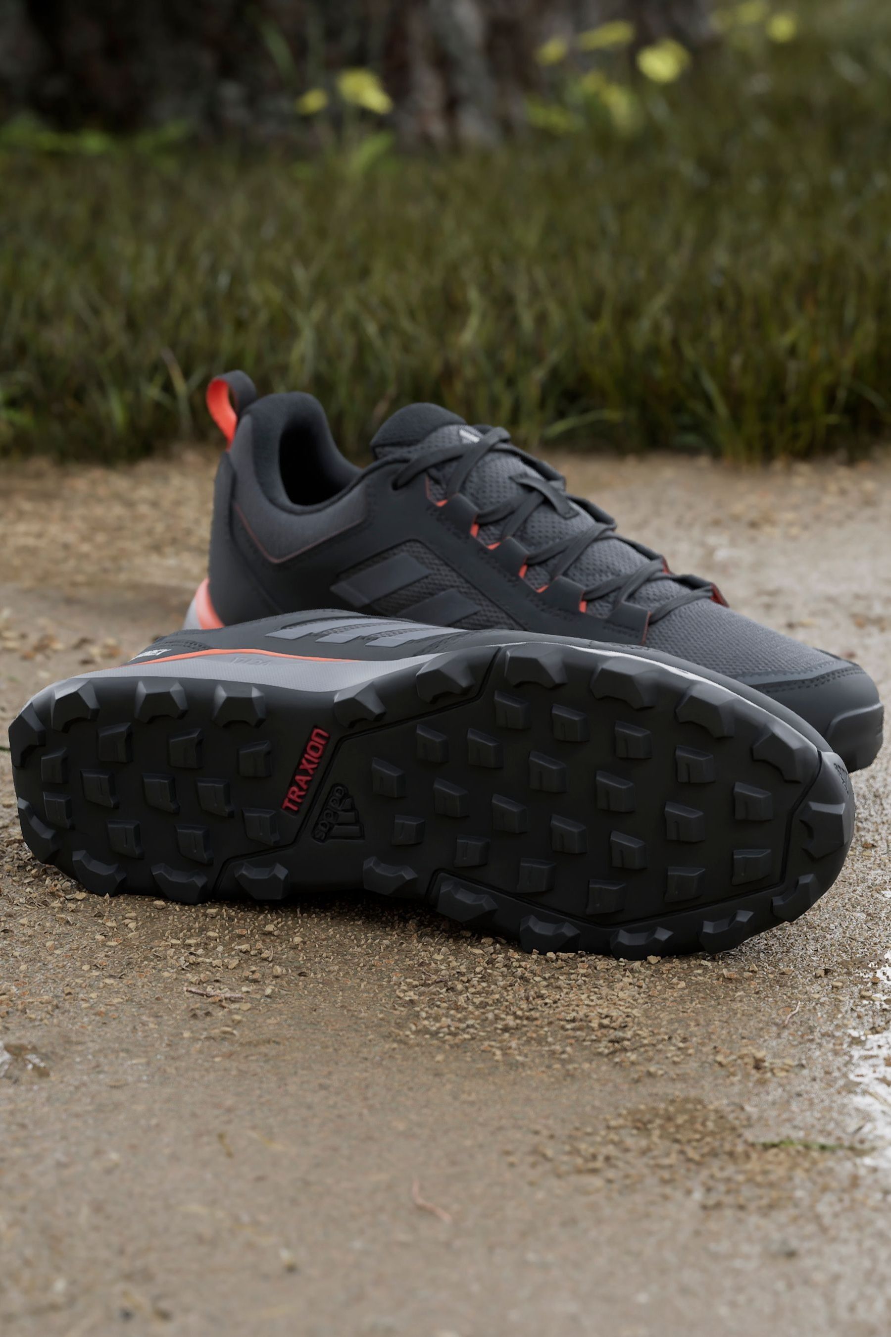Adidas terrex tracerocker trail discount