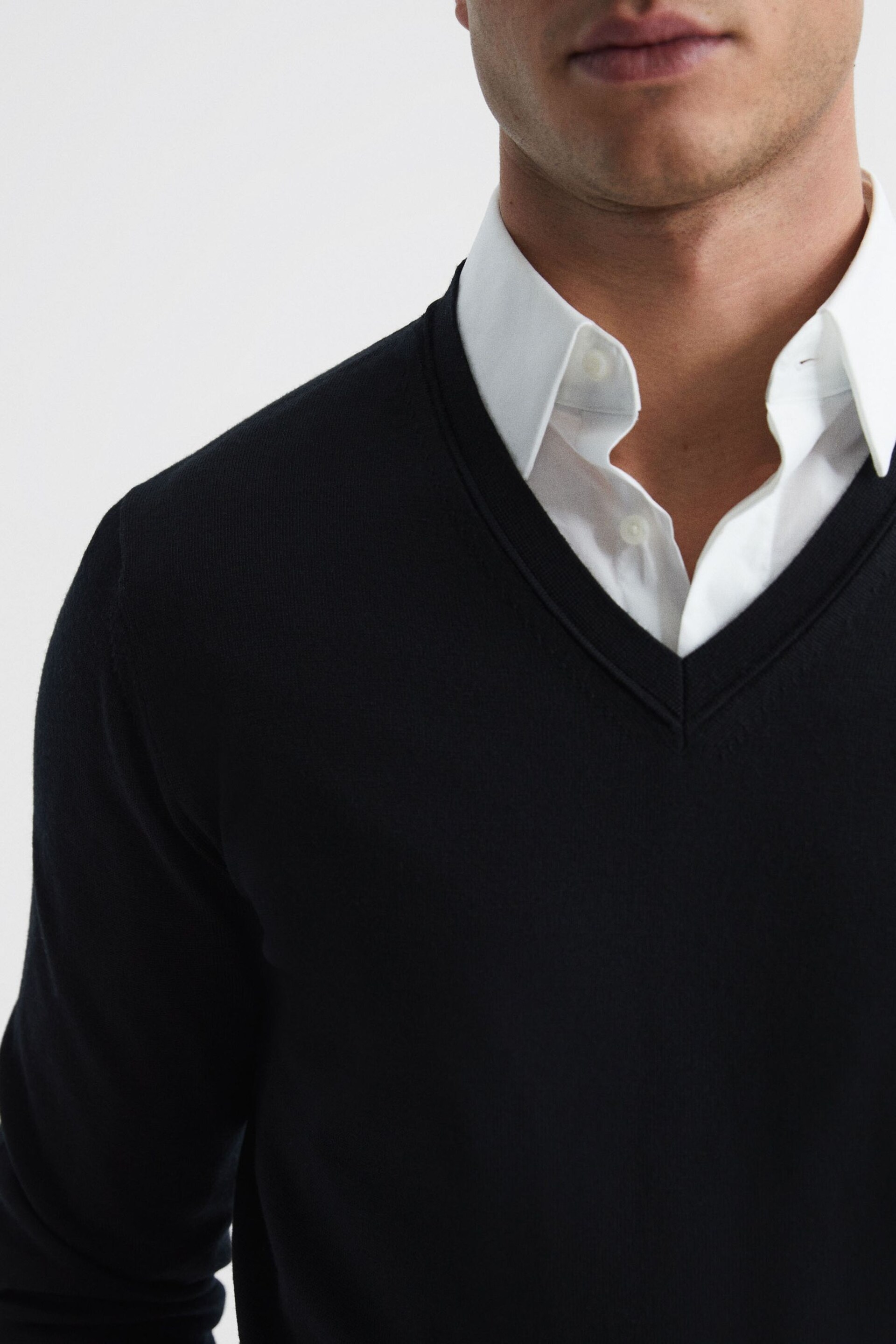 Reiss Navy Earl Merino Wool Jumper - Image 4 of 6