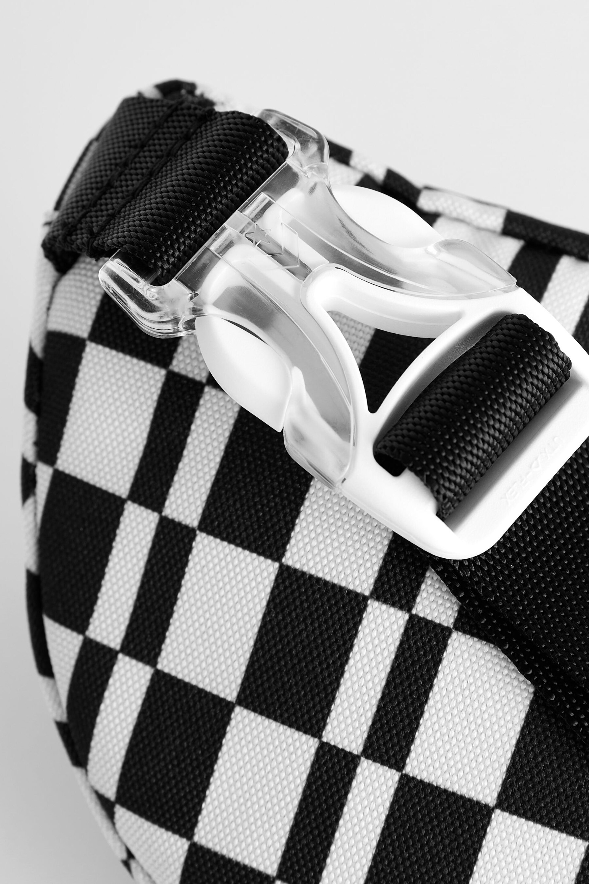 Converse Black Printed Graphic Sling Pack Bag - Image 5 of 6