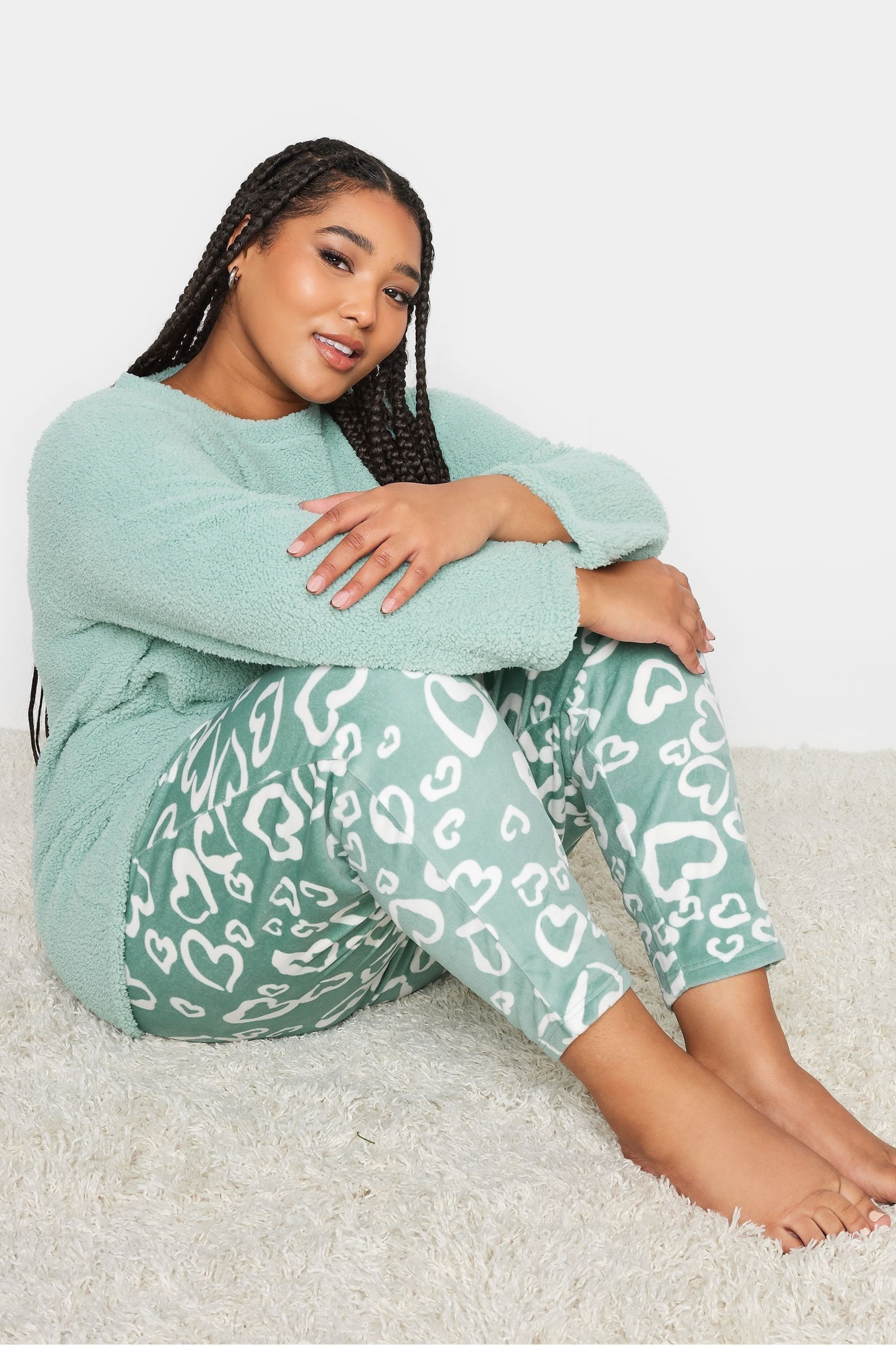 Yours Curve Green Animal Print Heart Borg Fleece Lounge Set - Image 4 of 5