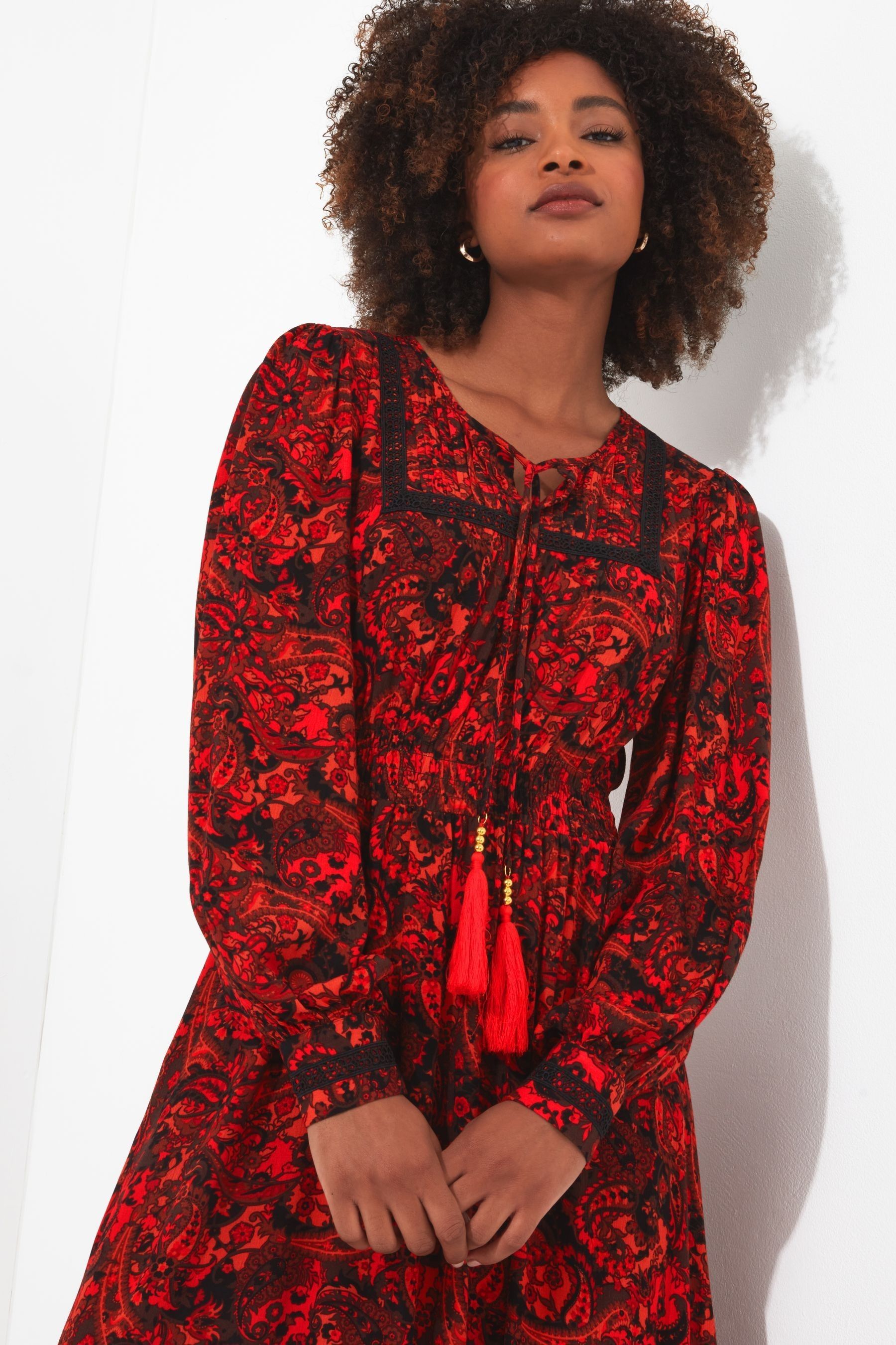 Red autumn dress shop