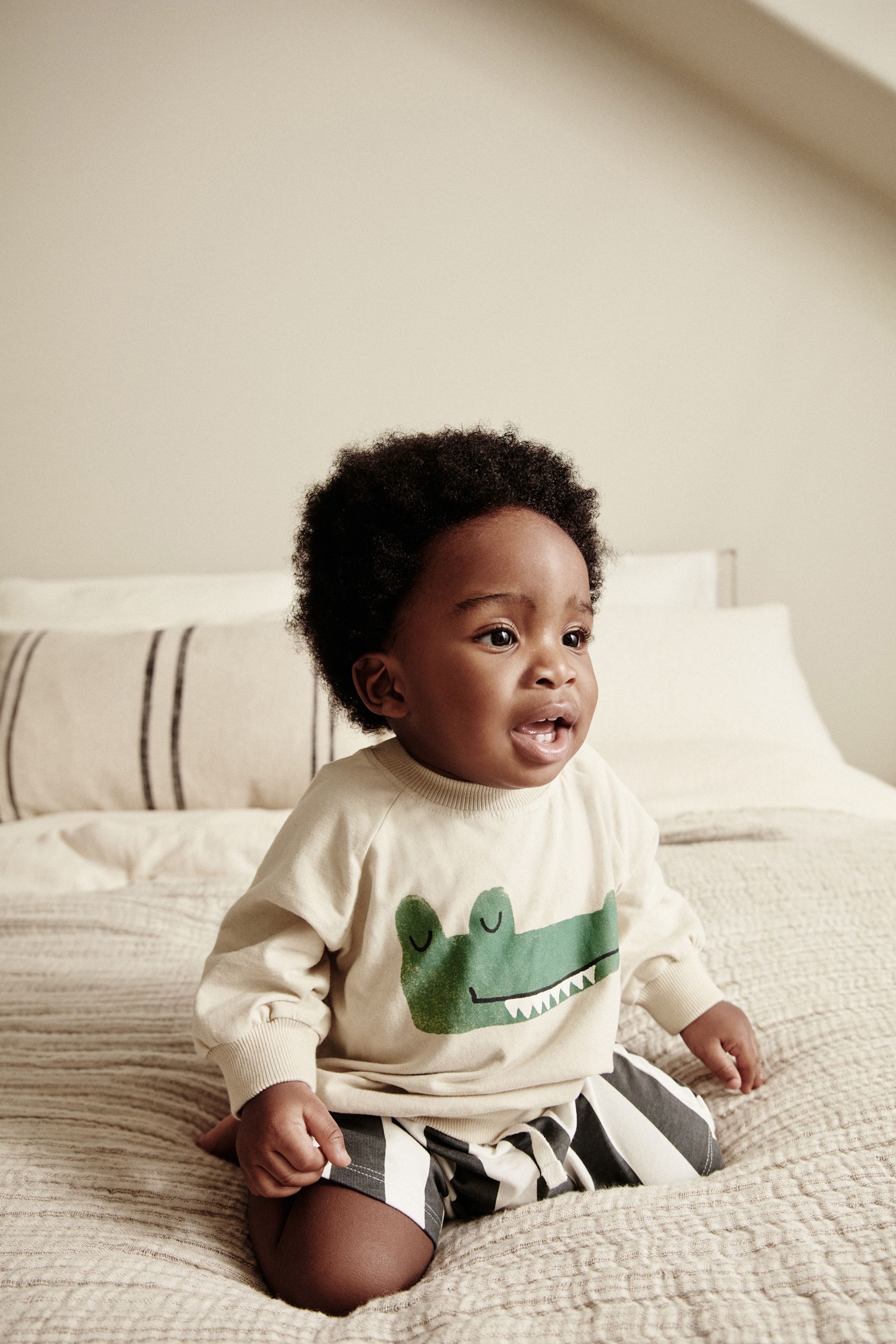 Monochrome baby clothes uk hot sale