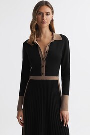 Reiss Black/Camel Mia Knitted Colourblock Pleated Midi Dress - Image 3 of 4