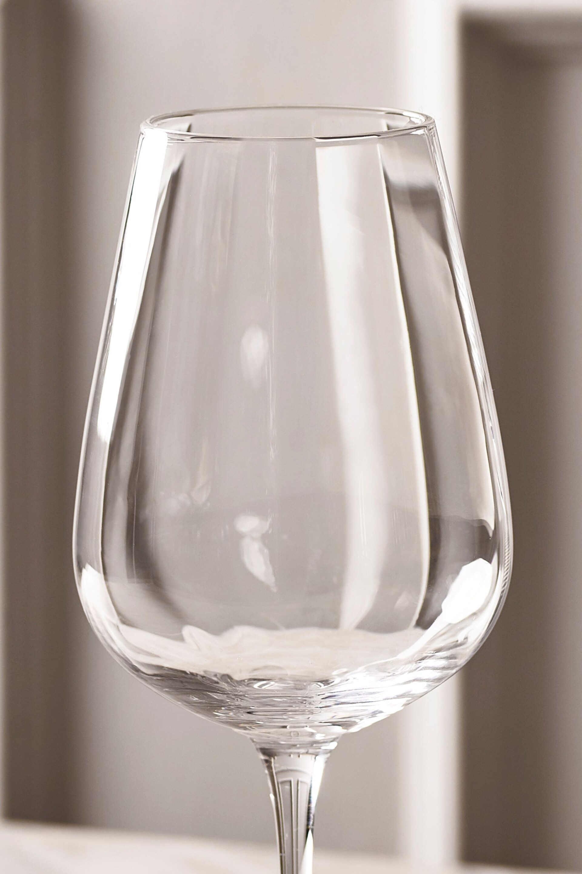 Set of 4 Clear Kya Wine Glasses - Image 3 of 6