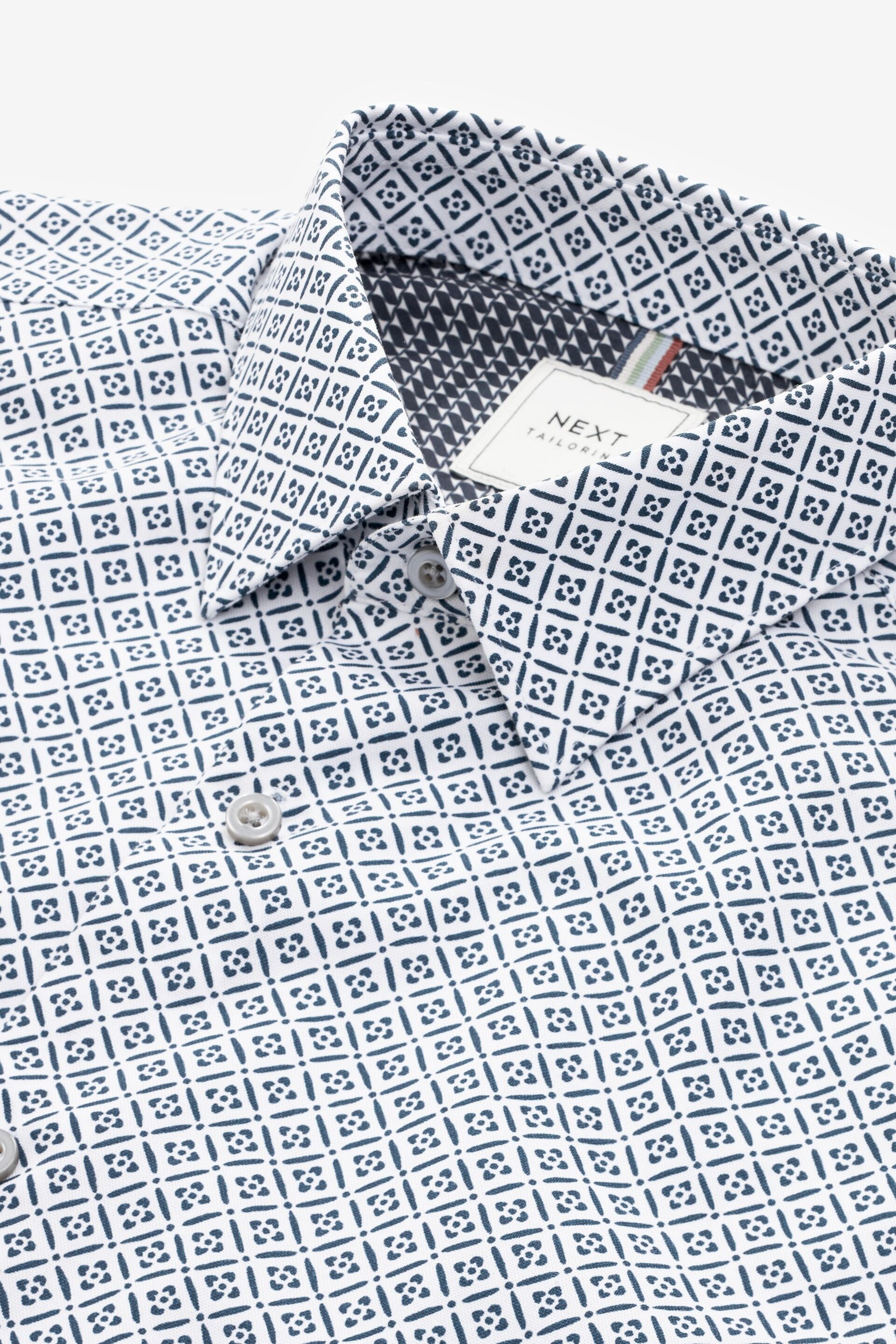 White/Navy Blue Geometric Regular Fit Easy Iron Button Down Oxford Shirt - Image 7 of 8