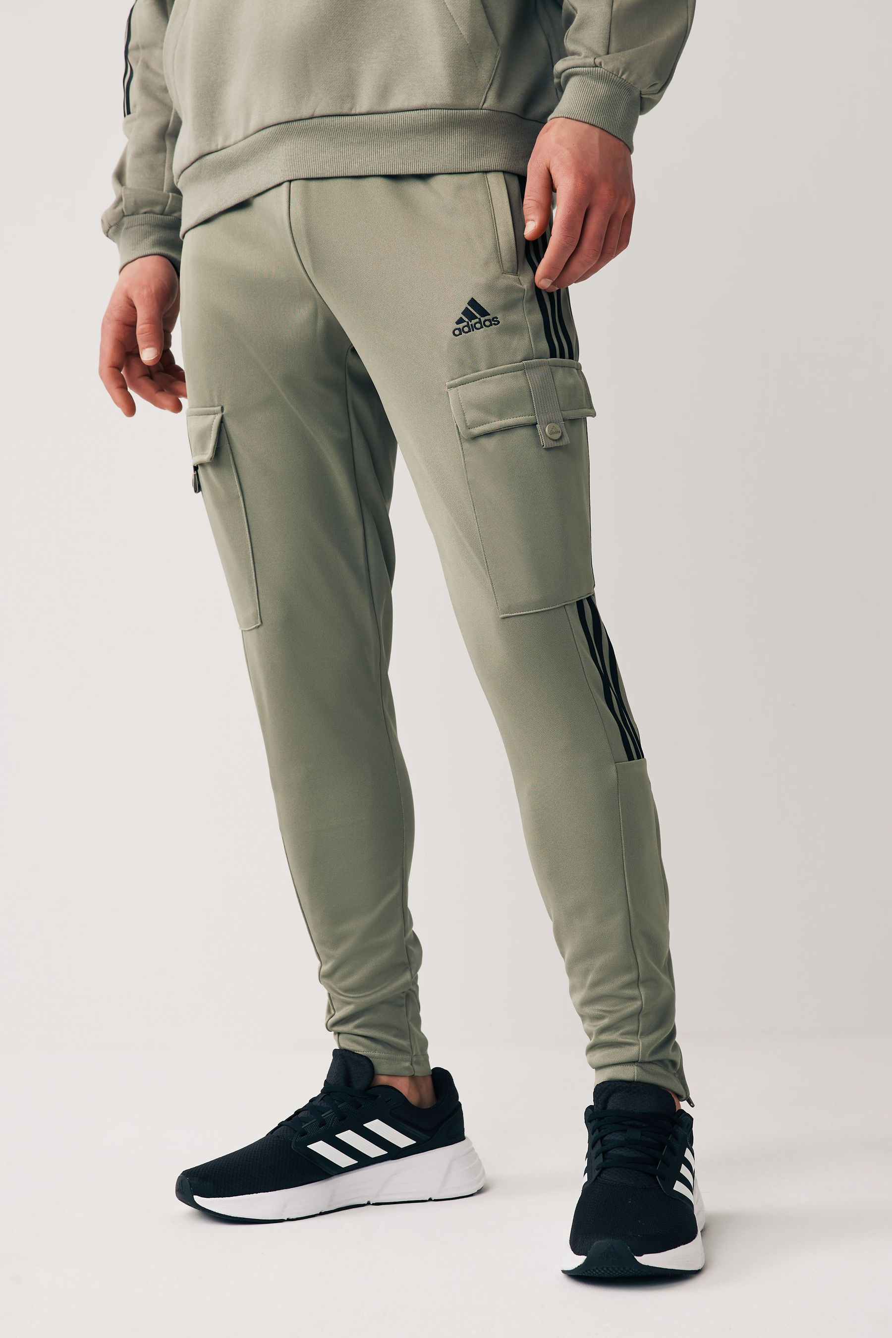 Adidas cargo joggers store