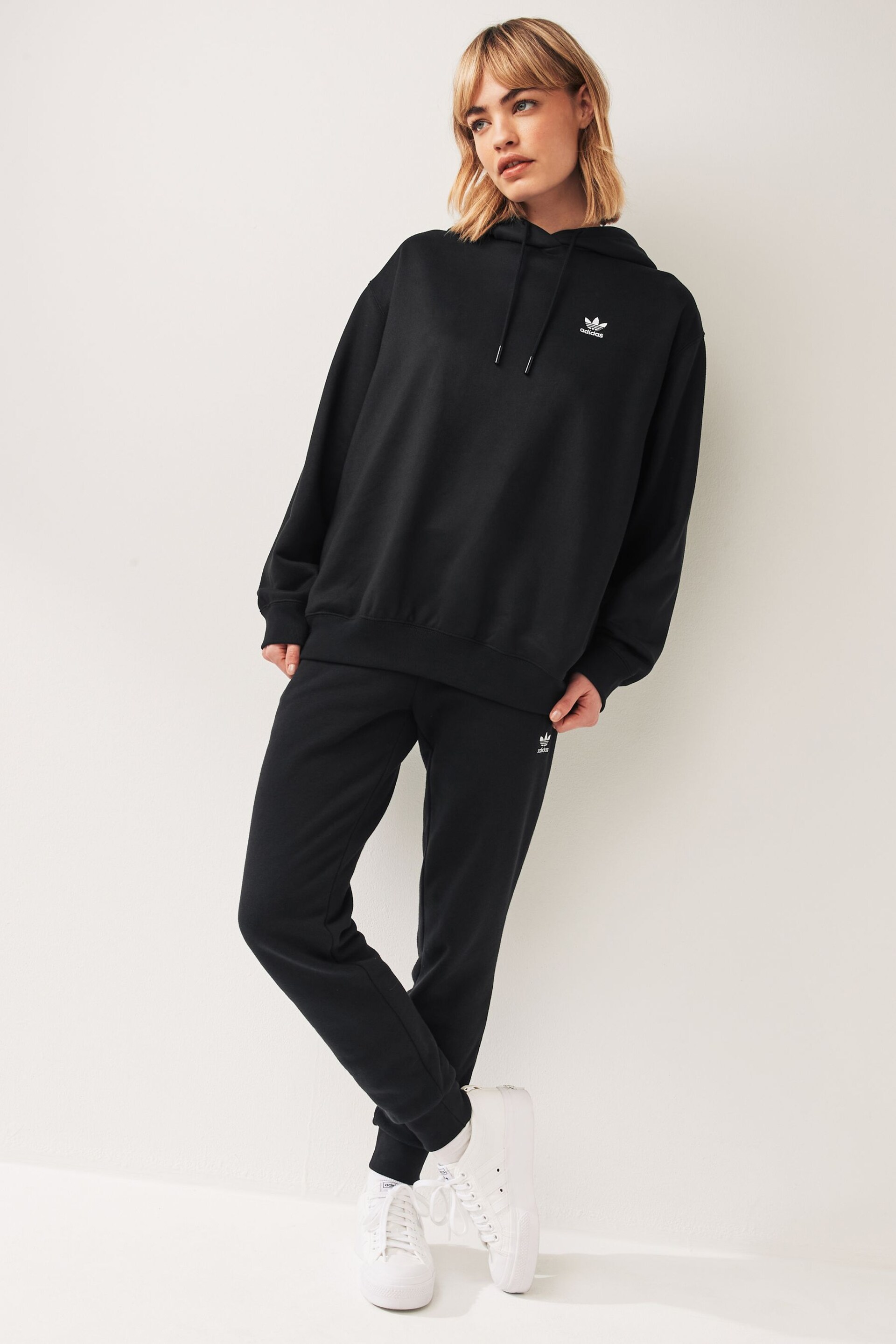 adidas Originals Trefoil Oversized Hoodie - Image 2 of 5