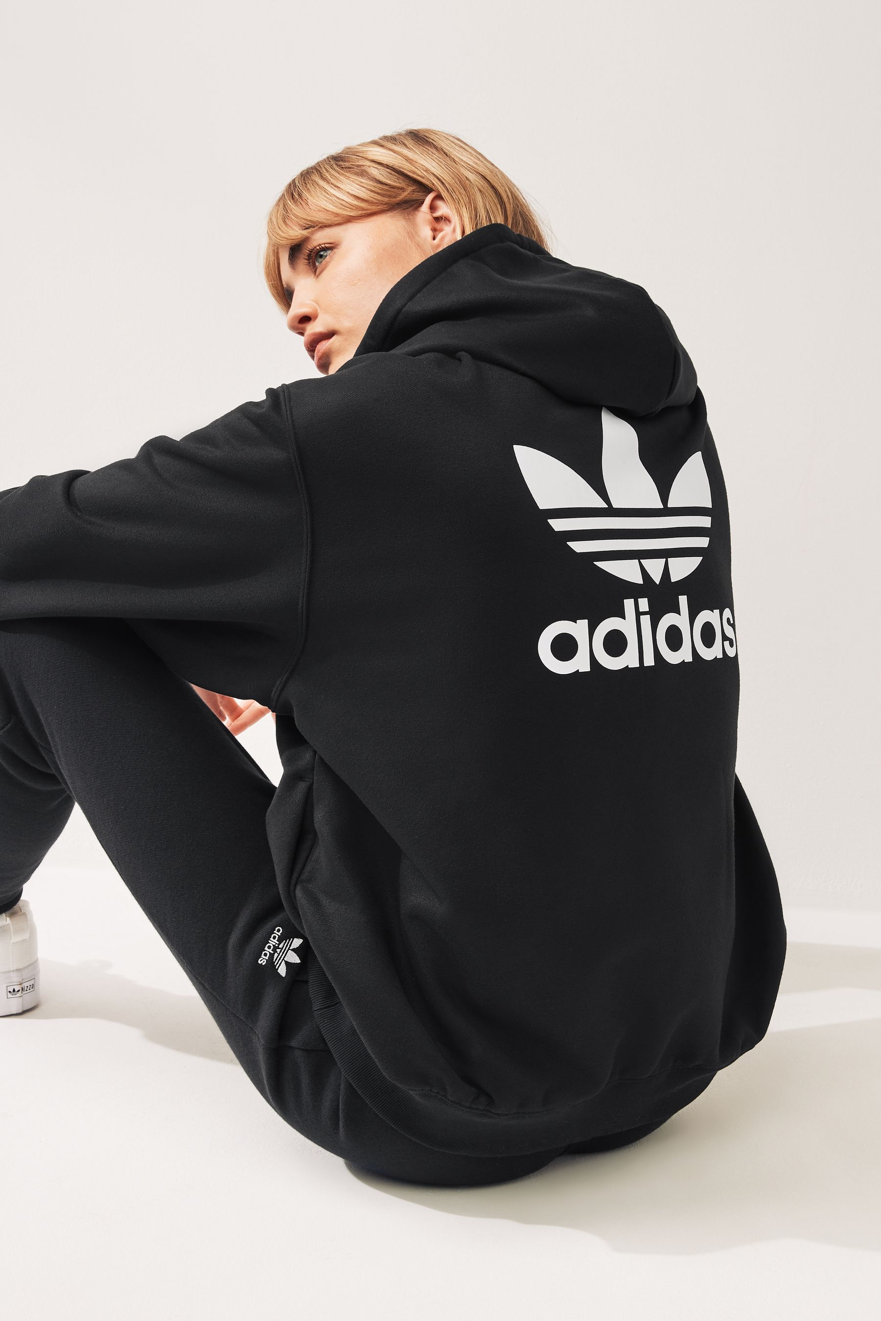 Adidas trefoil oversized hoodie 2025